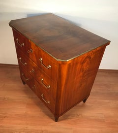 Antique Biedermeier Walnut Chest of Drawers, circa 1820