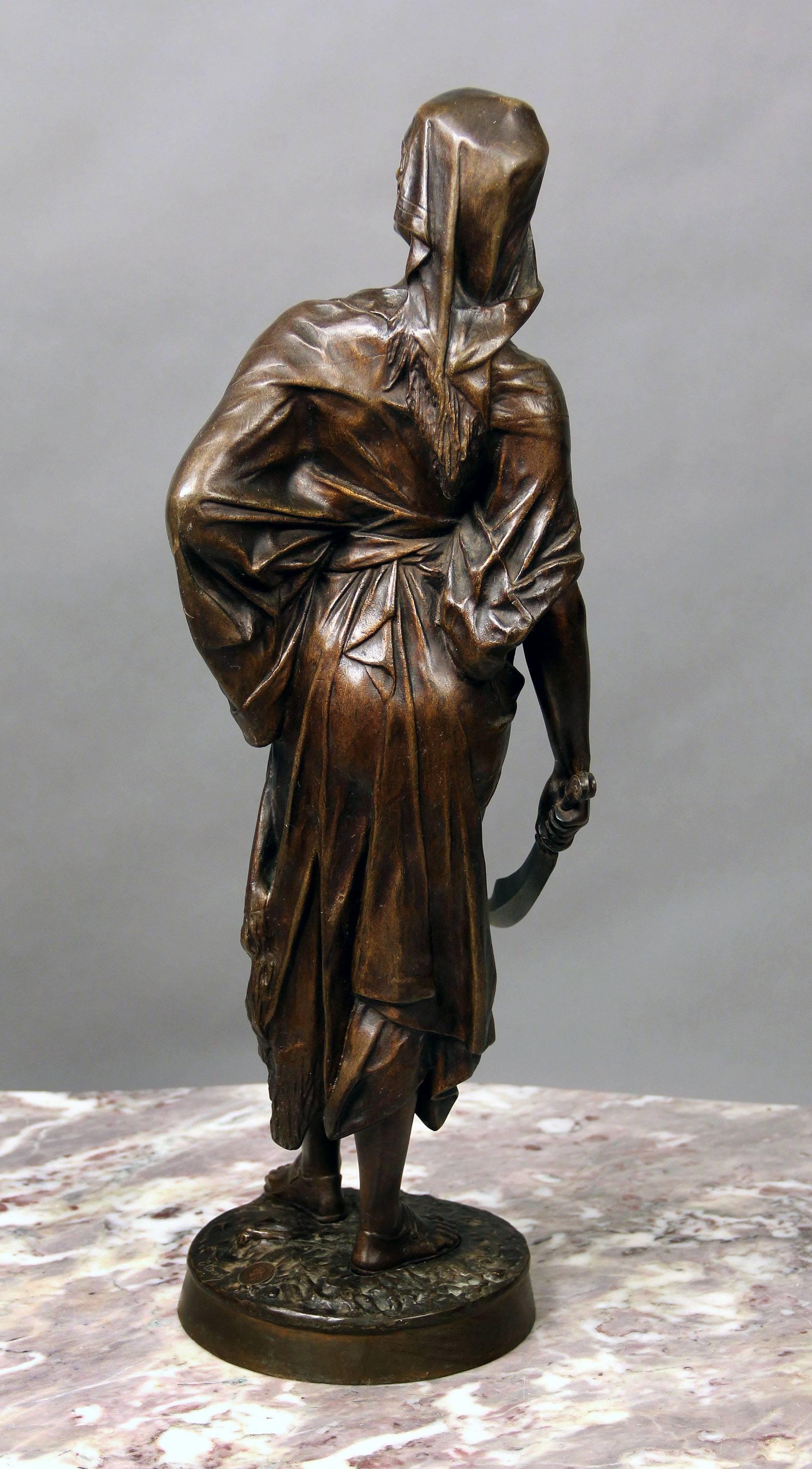 Belle Époque Sculpture en bronze de la fin du XIXe siècle d'une guerriere féminine par E. Drouot en vente