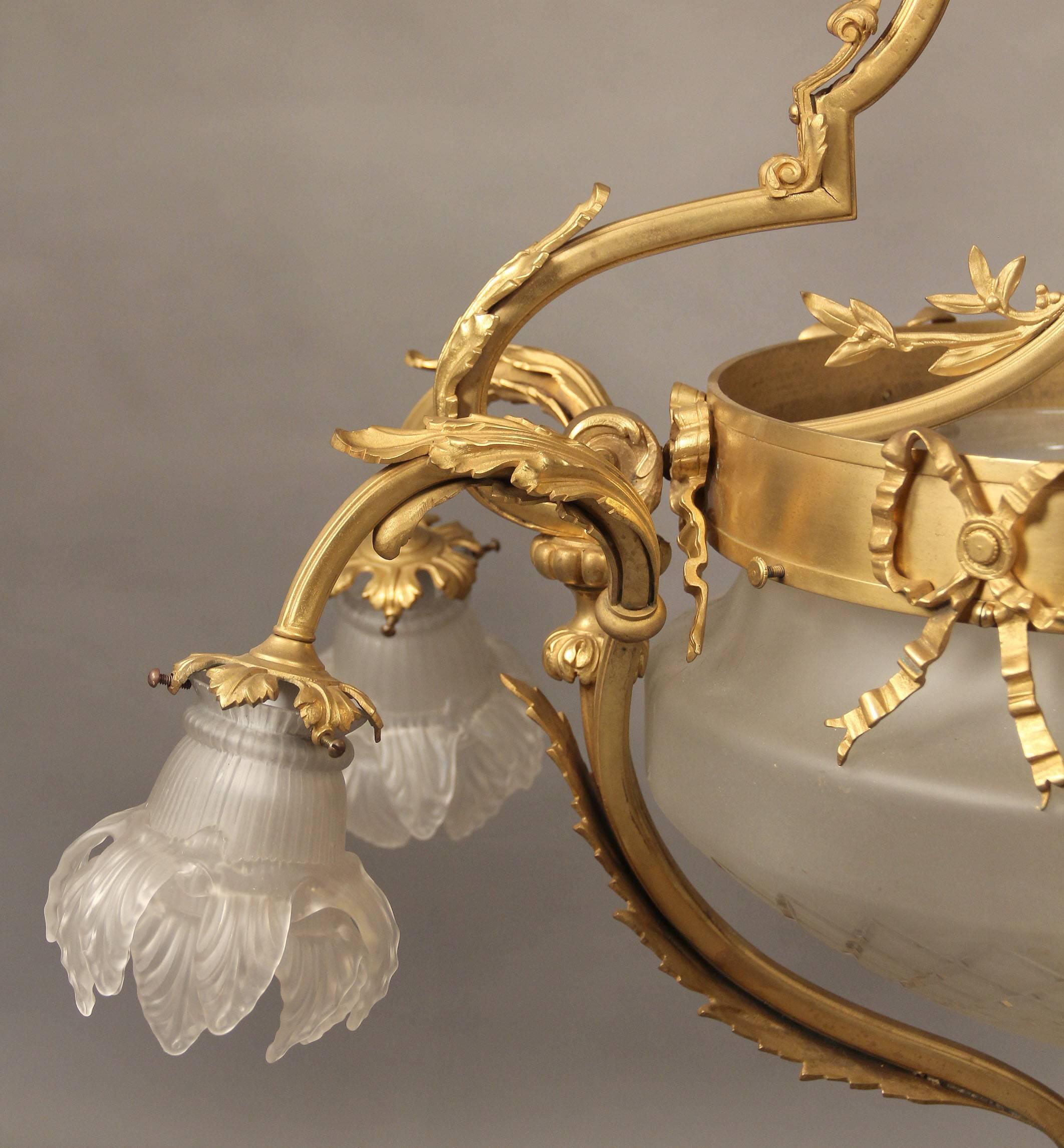 Lovely Early 20th Century Gilt Bronze Eight-Light Chandelier In Good Condition For Sale In New York, NY
