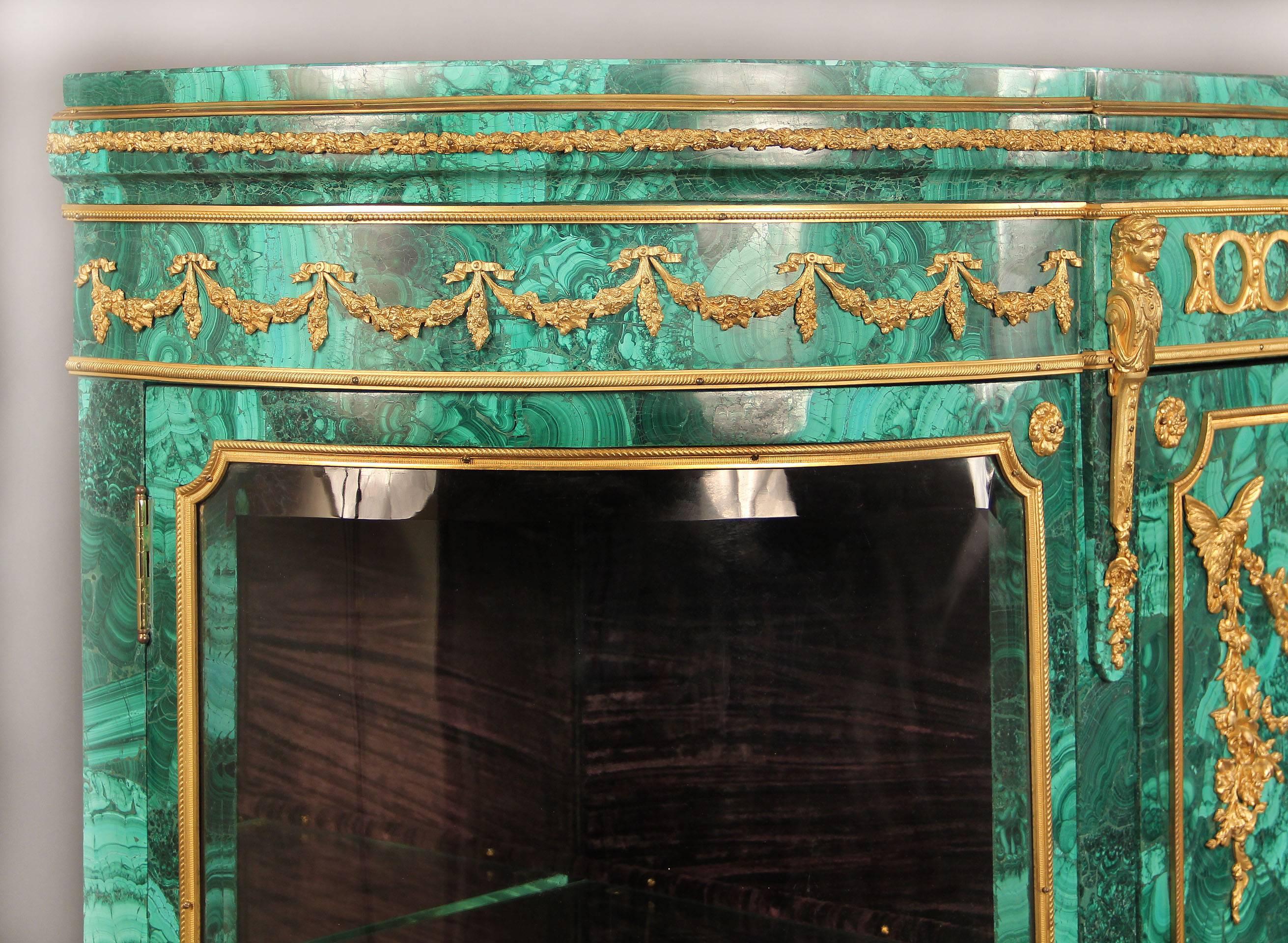 Early 20th Century Gilt Bronze-Mounted Malachite Vitrine Cabinet In Good Condition In New York, NY