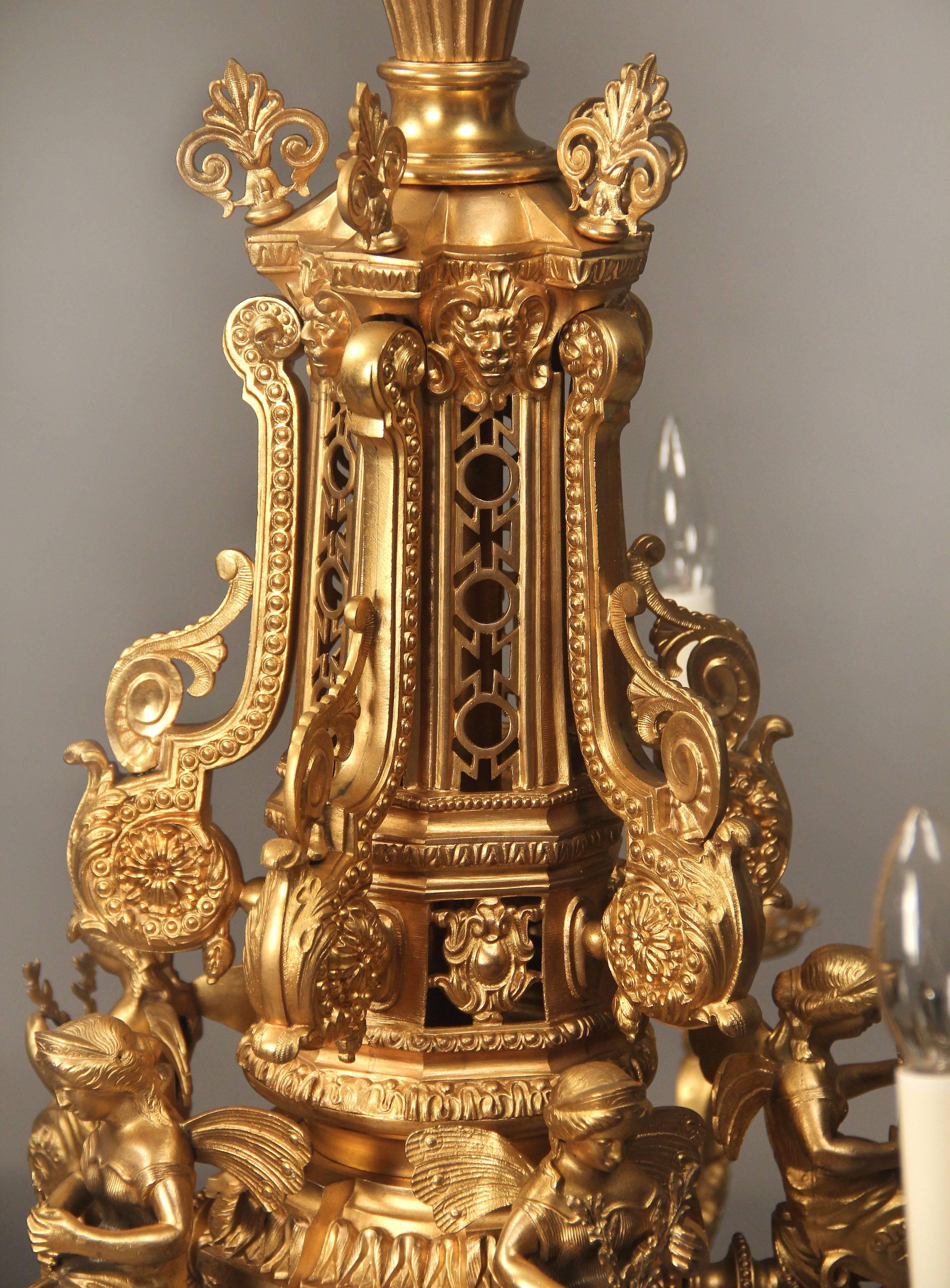 Fünfflammiger Kronleuchter aus vergoldeter Bronze des späten 19. Jahrhunderts (Französisch) im Angebot