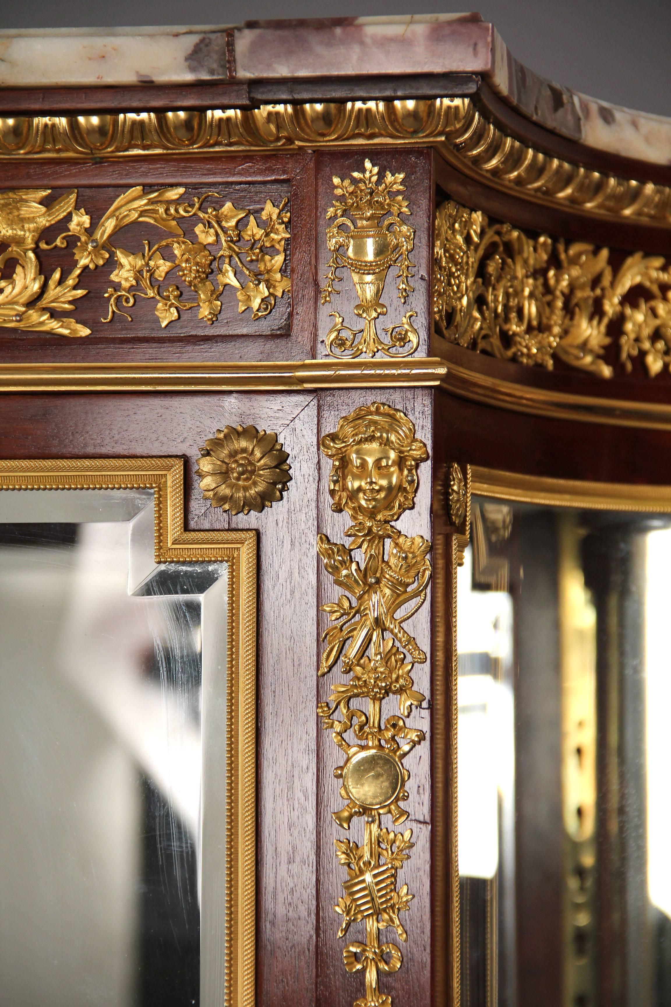 French Early 20th Century Gilt Bronze-Mounted Vitrine by François Linke For Sale