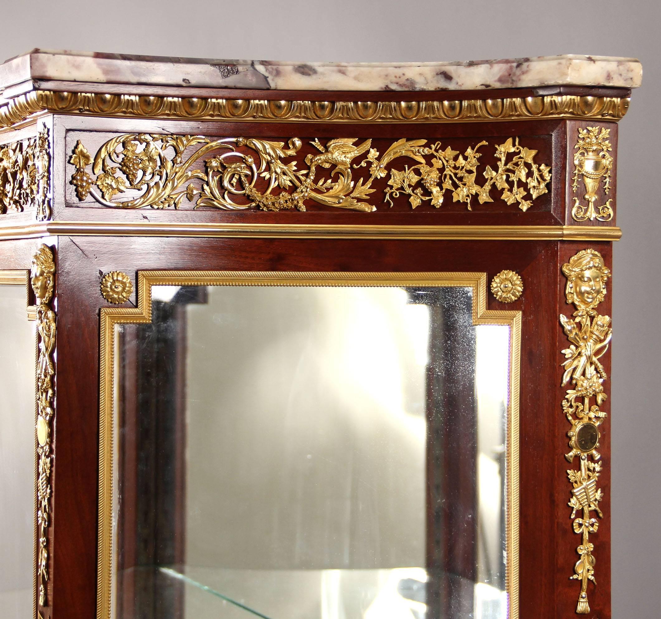 Belle Époque Early 20th Century Gilt Bronze-Mounted Vitrine by François Linke For Sale