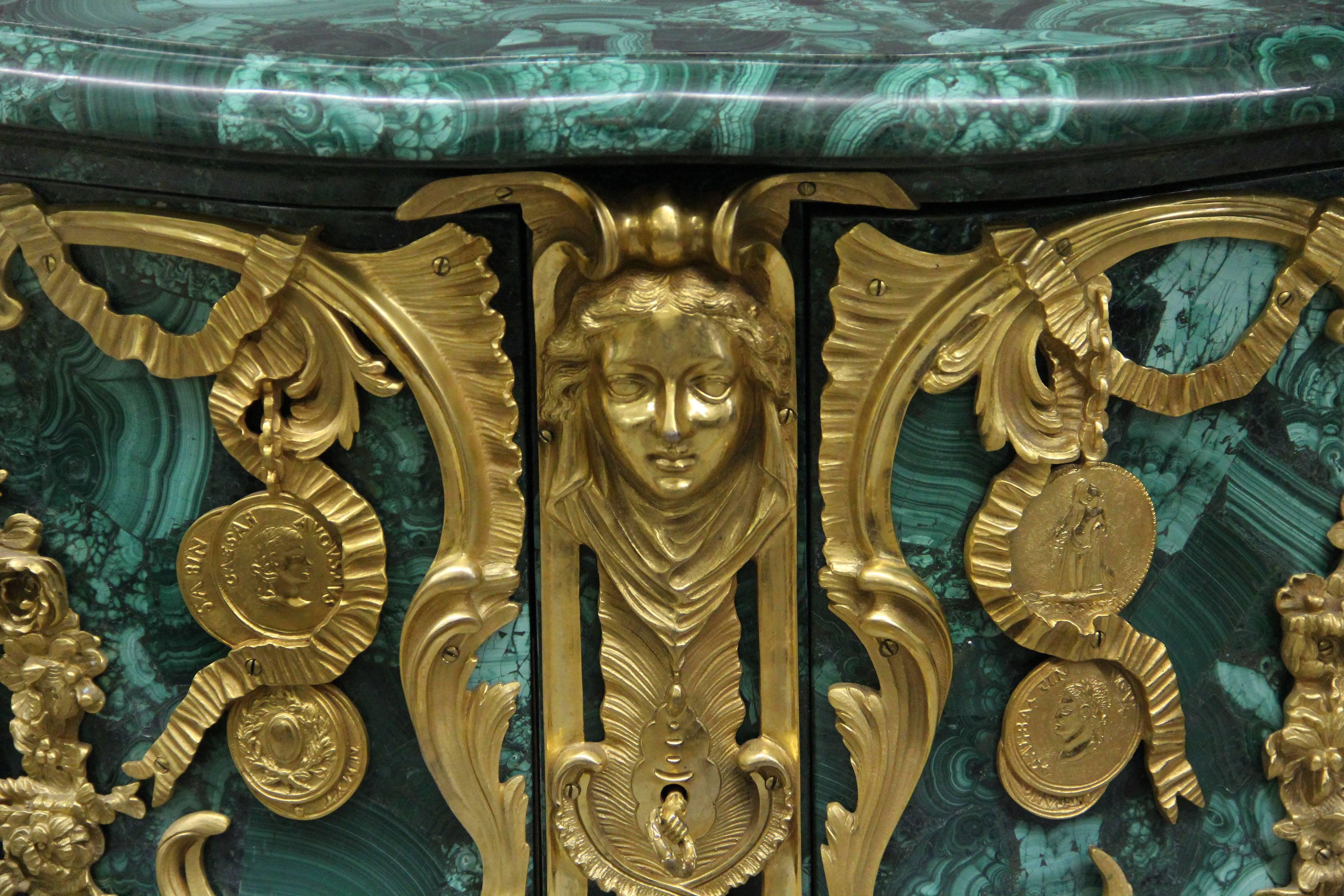 Belle Époque Pair of Late 19th-Early 20th Century Gilt Bronze-Mounted Malachite Commodes