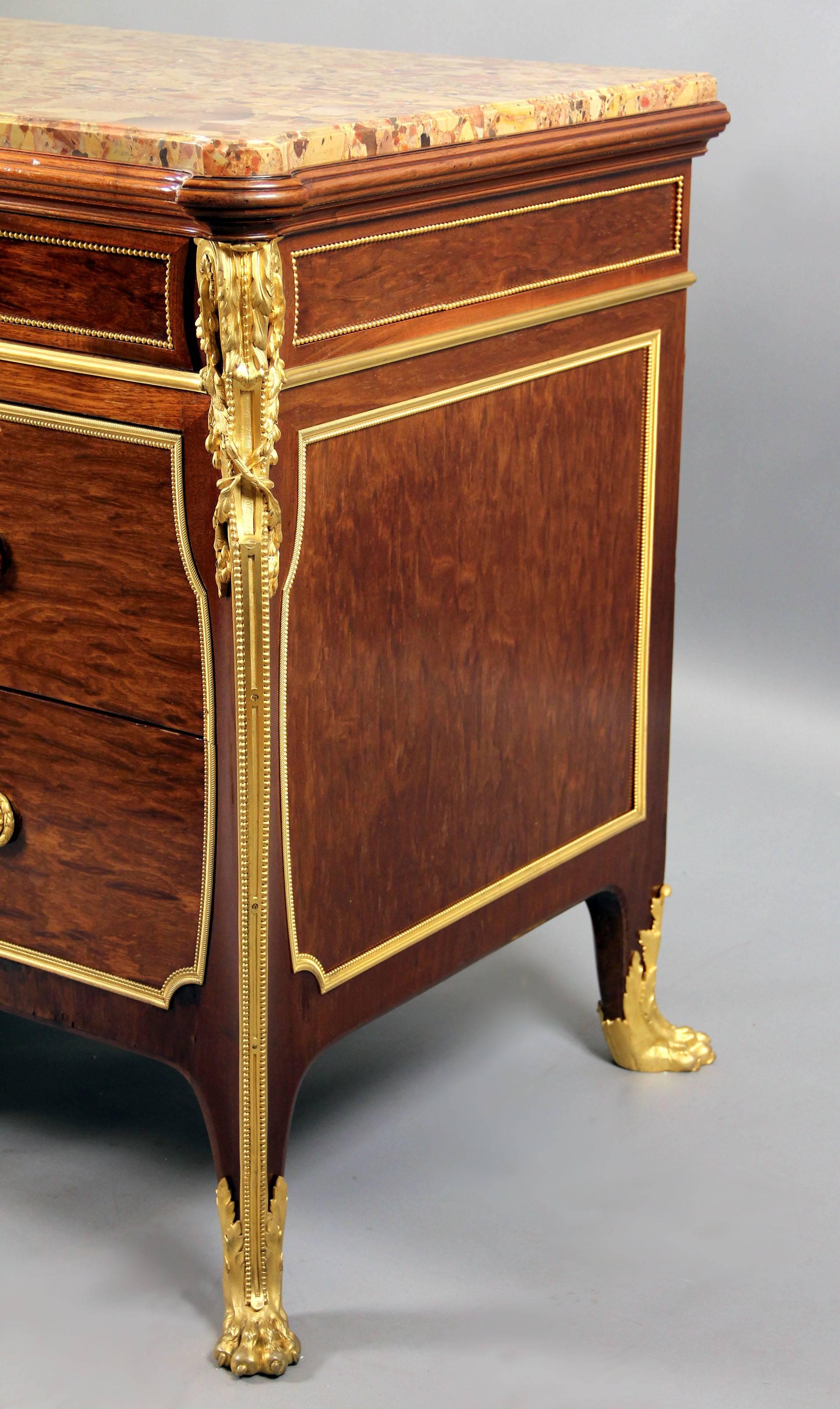 Fantastique commode montée en bronze doré de la fin du XIXe siècle par Franois Linke Bon état - En vente à New York, NY