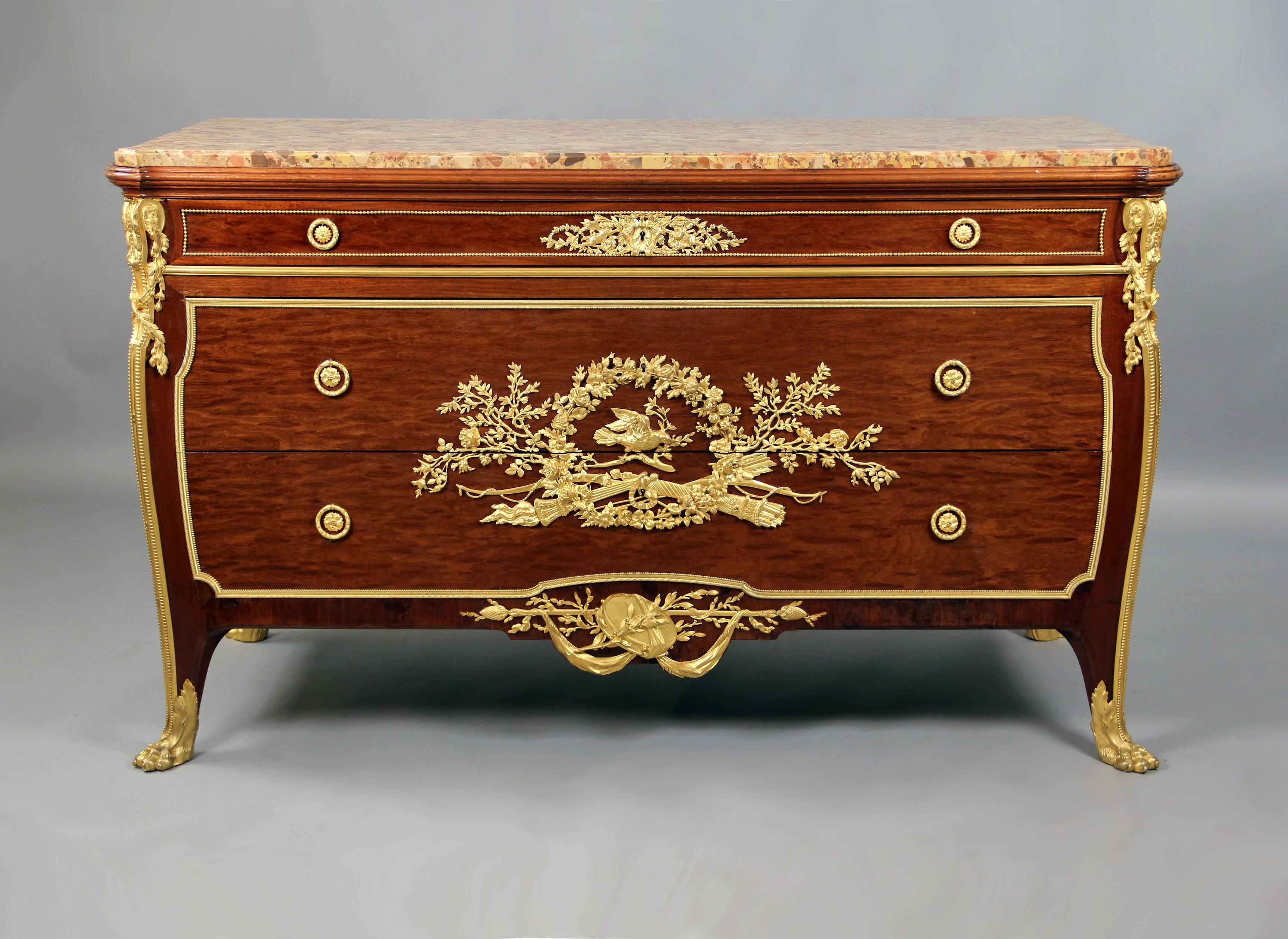 A Fantastic Late 19th/Early 20th Century Louis XV Style Gilt Bronze Mounted Commode By François Linke

François Linke – Index no. 599

Brèche d’ Alep marble top above one long bronze mounted drawer, the center two drawers bronze mounted with floral