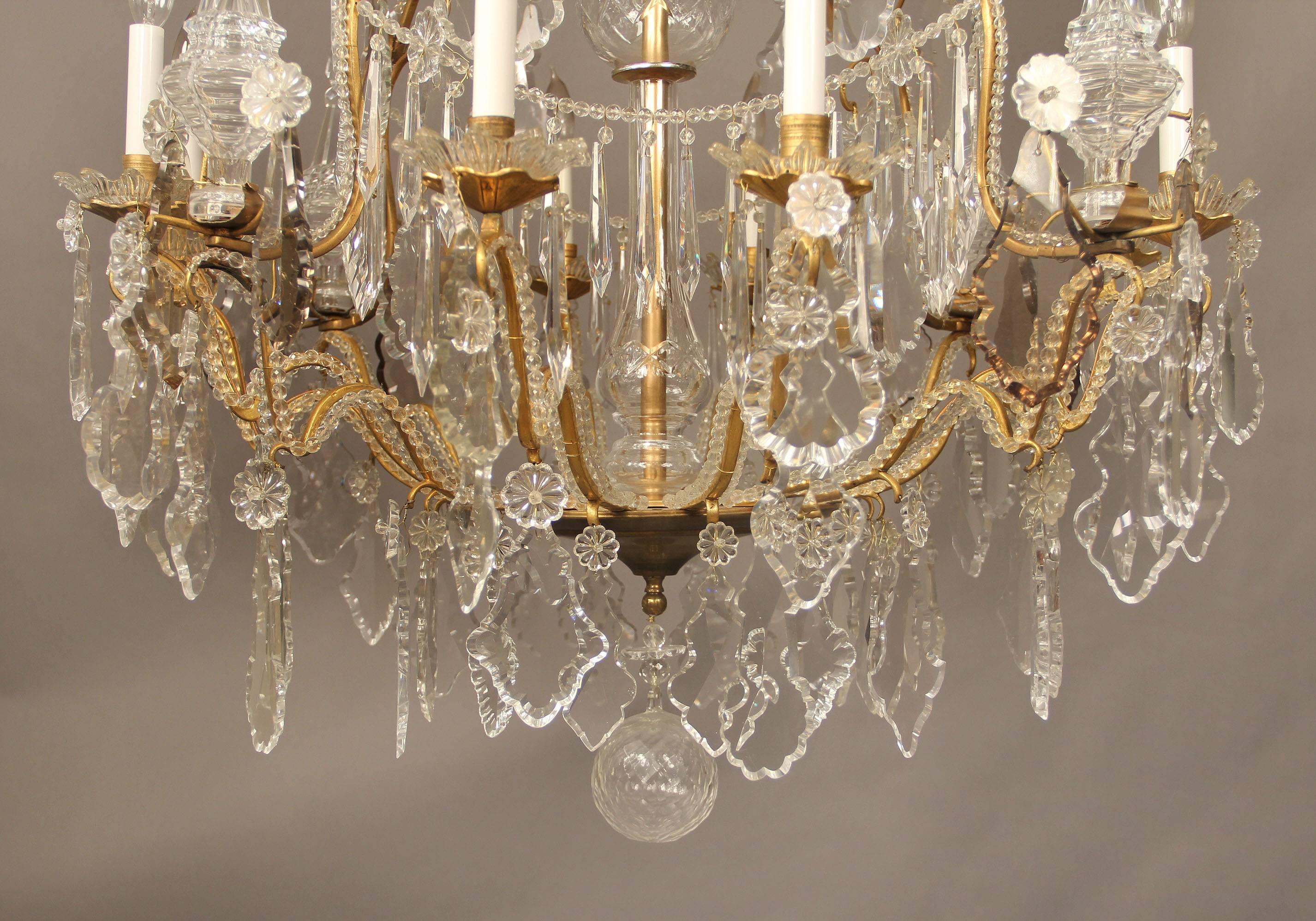 Doré Très beau lustre en bronze doré et cristal de la fin du 19e siècle en vente