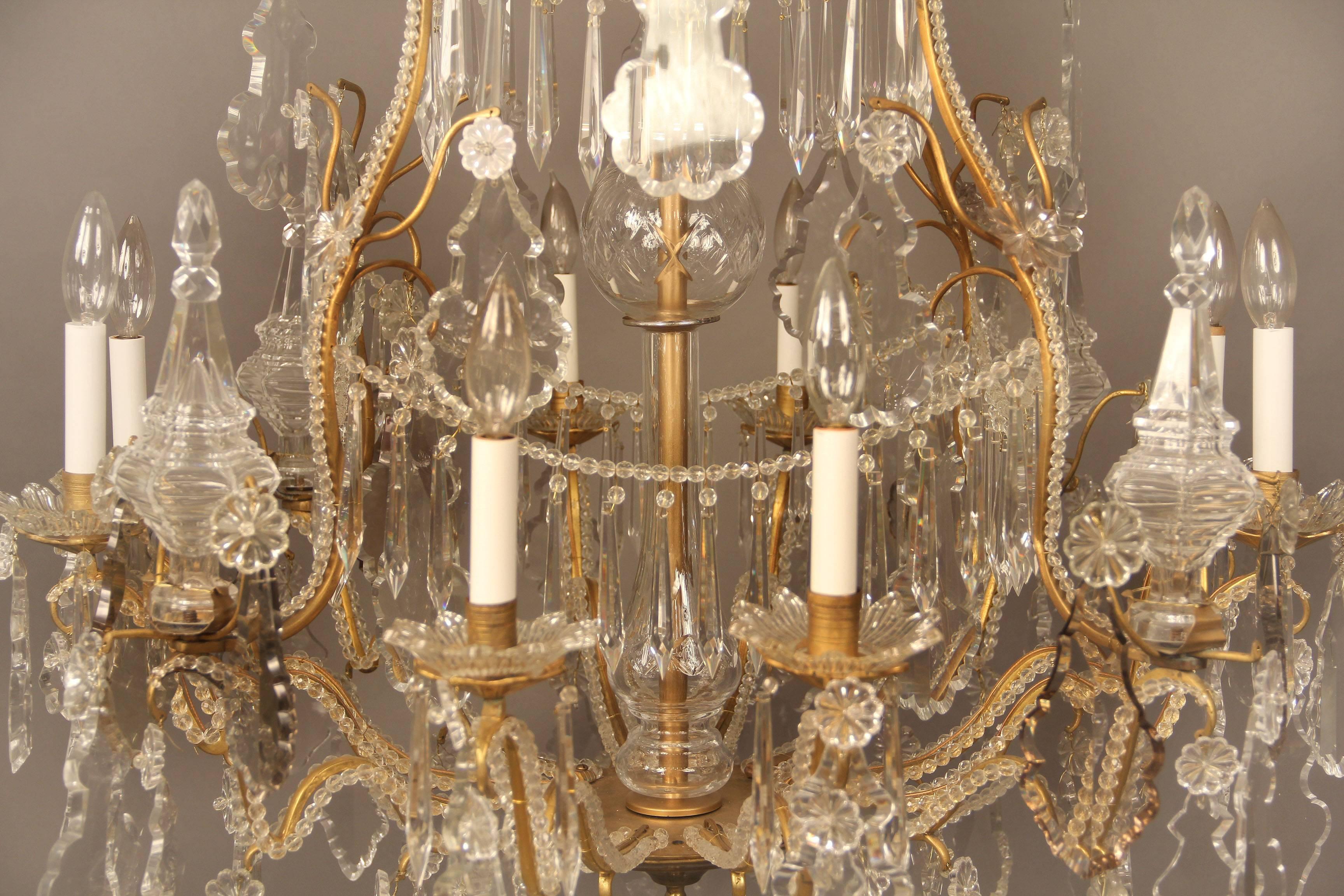 Belle Époque Très beau lustre en bronze doré et cristal de la fin du 19e siècle en vente