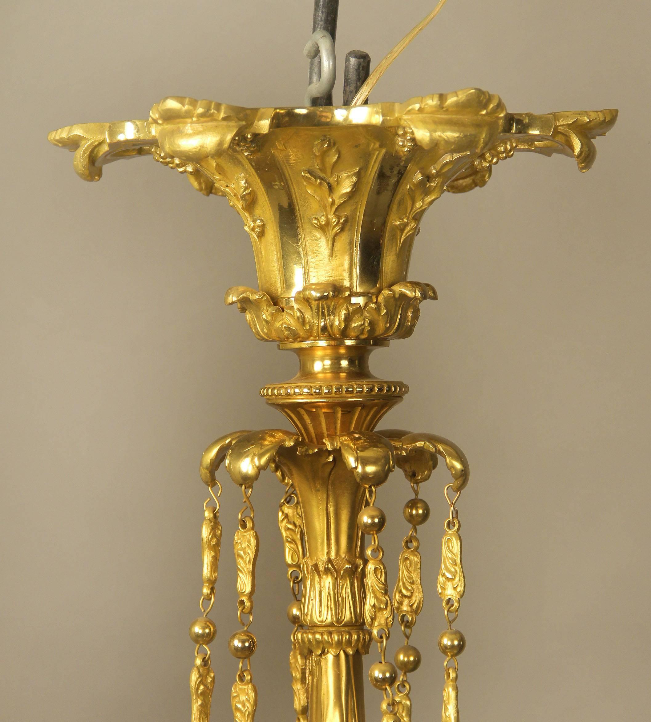 Belle Époque Exceptionnel lustre en bronze doré et cristal de la fin du XIXe siècle en vente
