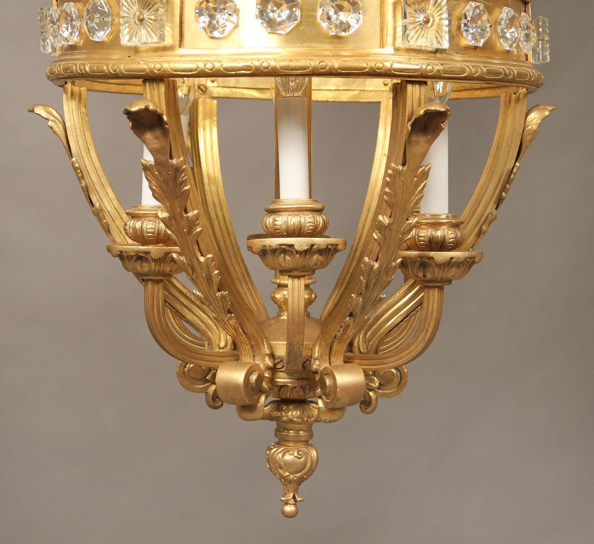 Doré Lanterne monumentale à douze lumières en bronze doré et cristal de la fin du XIXe siècle en vente