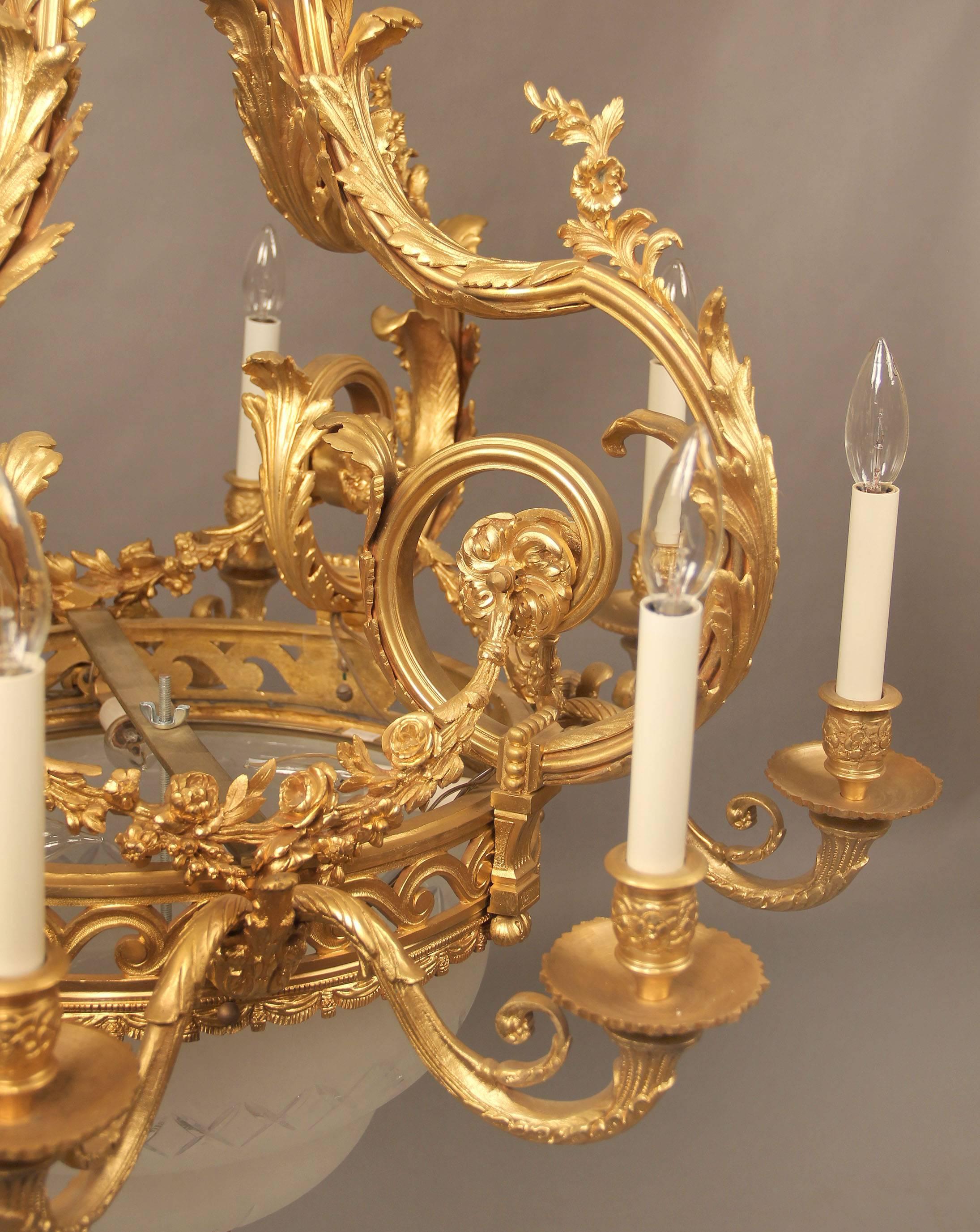 Thirteen-Licht-Kronleuchter aus vergoldeter Bronze, spätes 19. Jahrhundert (Französisch) im Angebot