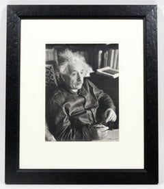 Eine der berühmtesten Fotografien von Albert Einstein:: signiert von Lotte Jacobi