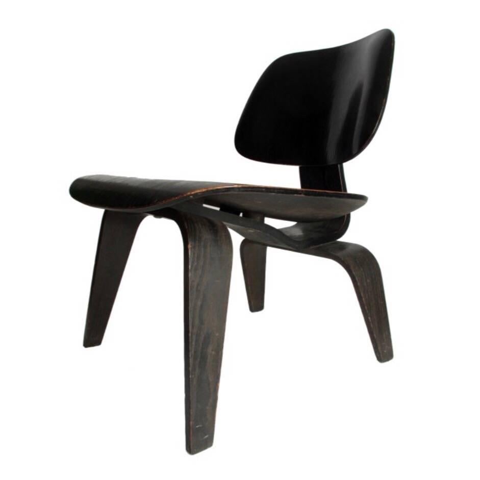 Charles & Ray Eames Black Aniline LCW Chair Herman Miller For Sale