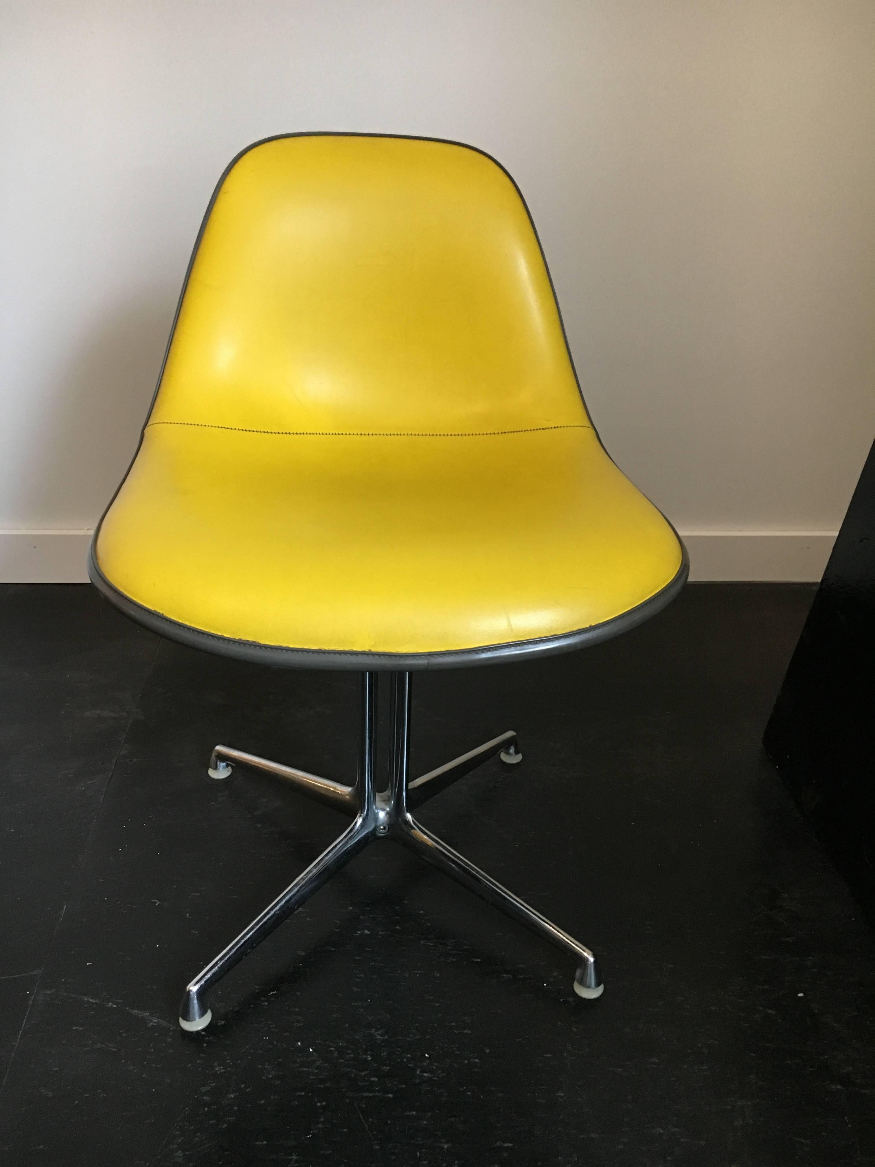 Set of Six La Fonda Chairs by Charles and Ray Eames Herman Miller In Good Condition In Brooklyn, NY