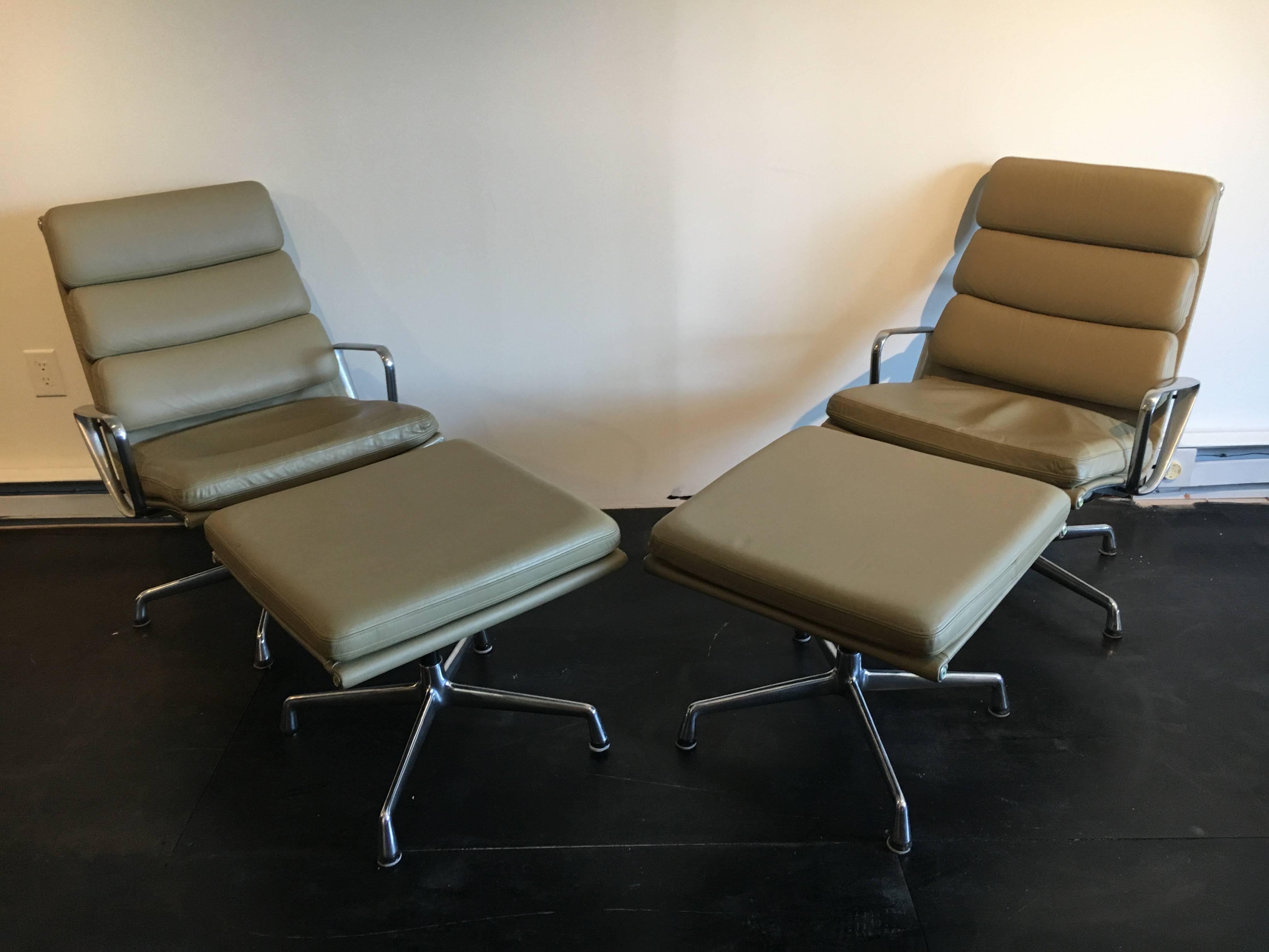 Mid-20th Century Eames Soft Pad Aluminium Group Lounge Chairs with Ottomans, Pair, Herman Miller