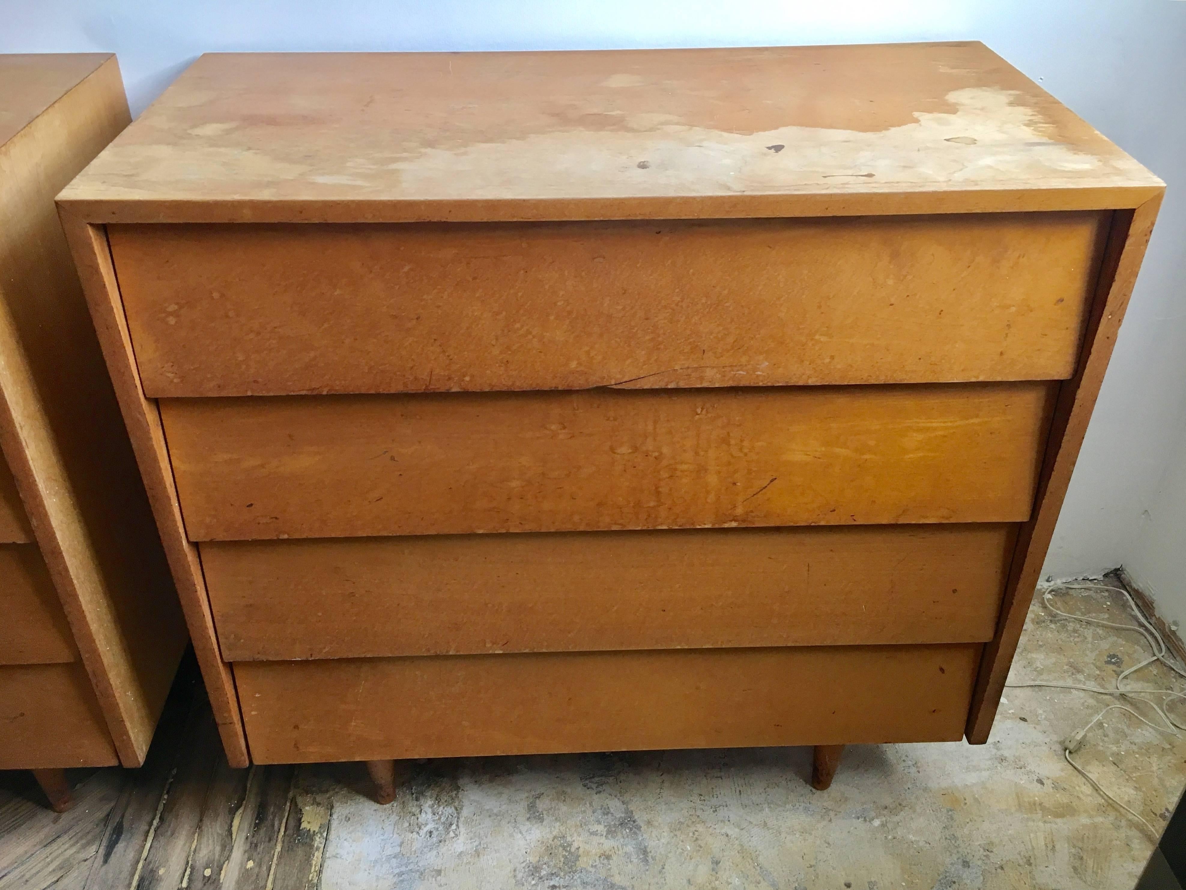Mid-20th Century Pair of Florence Knoll Four-Drawer Maple Chests For Sale