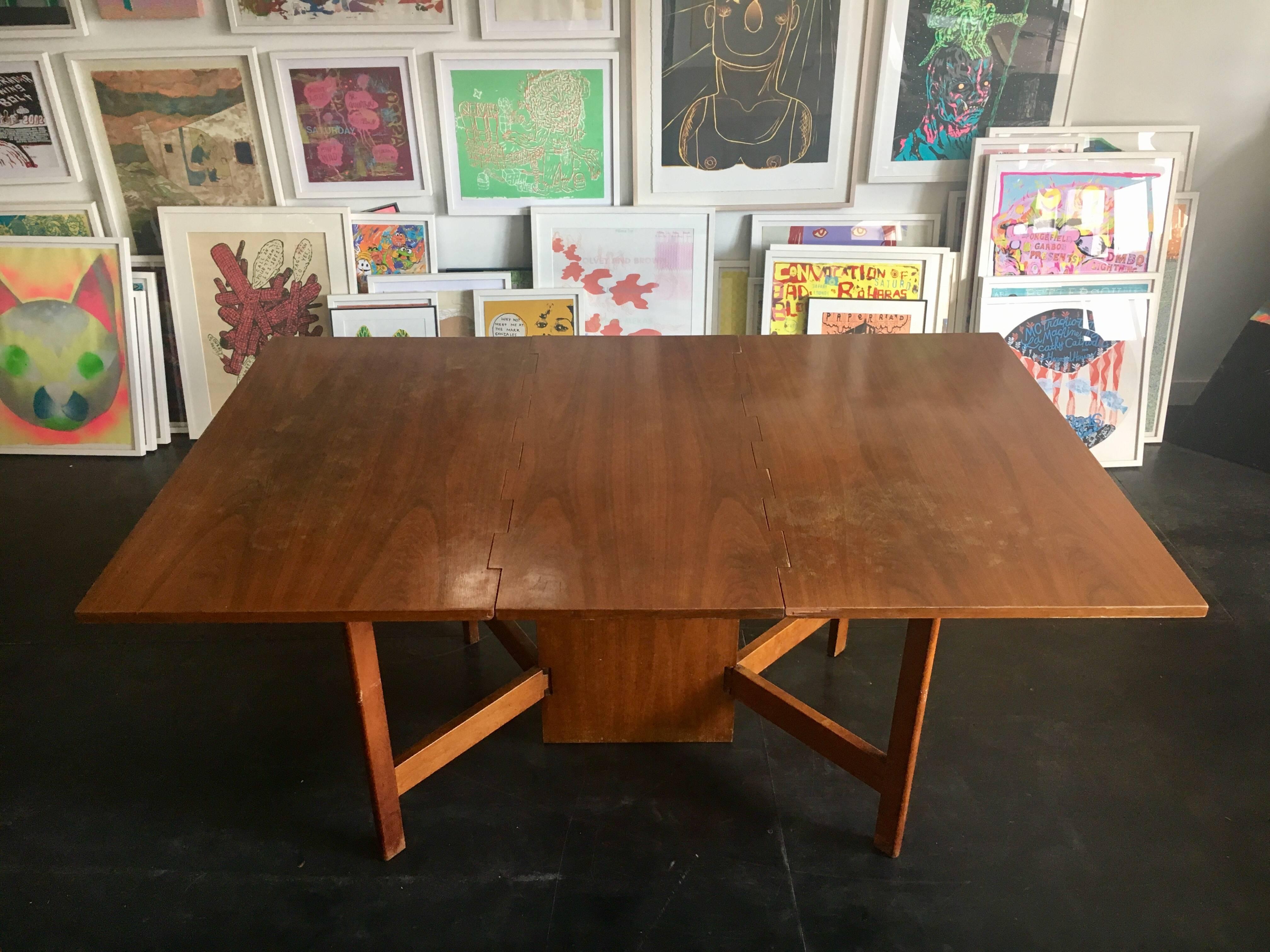 George Nelson Walnut Gate-Leg Dining Table by Herman Miller In Good Condition In Brooklyn, NY