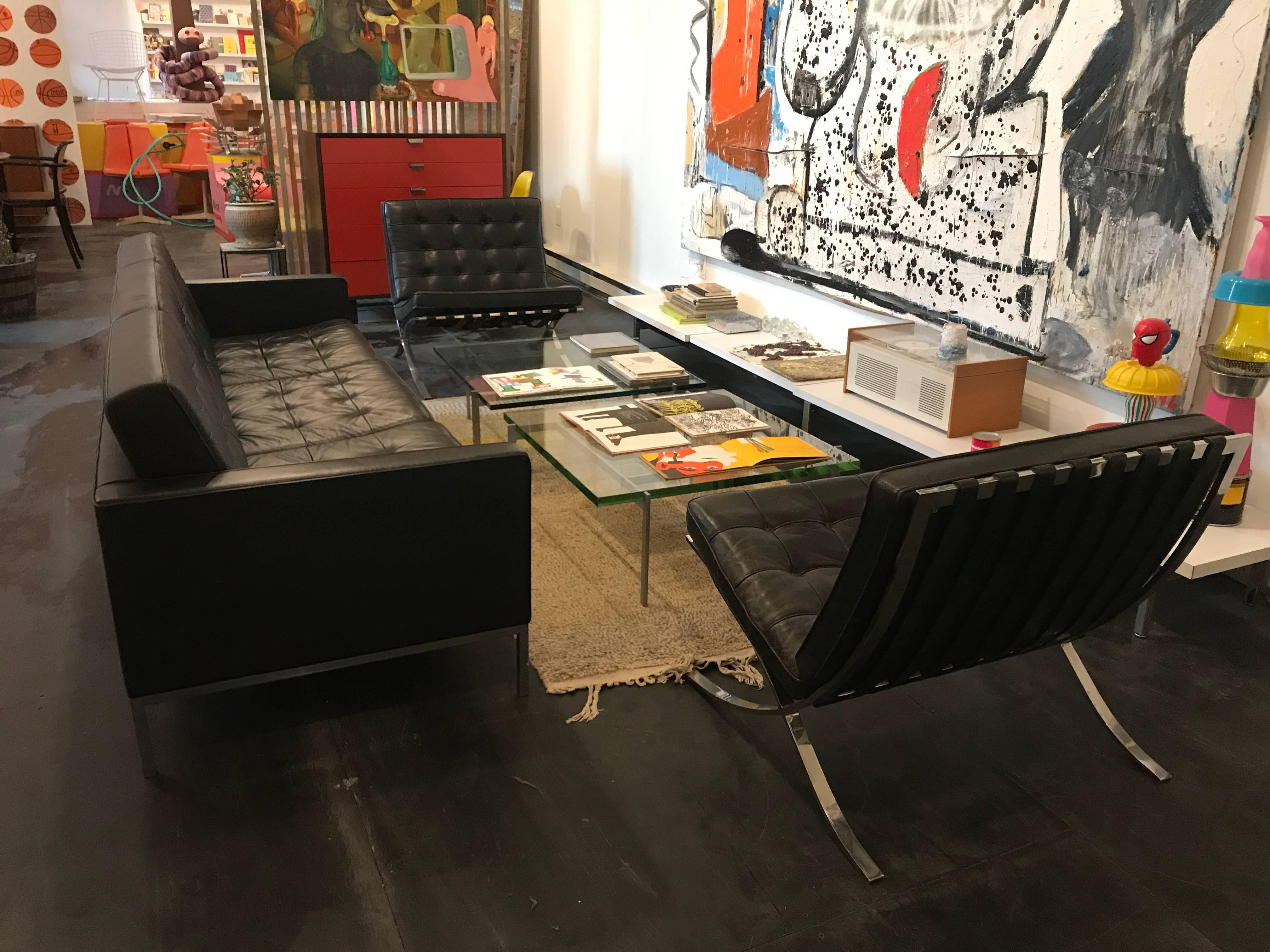 Ludwig Mies van der Rohe Pair of Barcelona Chairs, Knoll, Black Leather In Excellent Condition In Brooklyn, NY