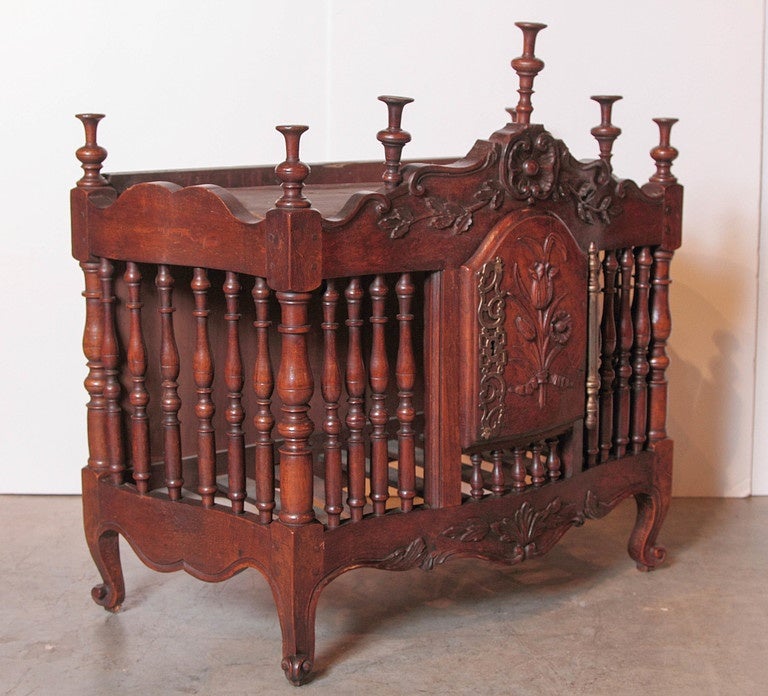 French 18th Century Walnut Wood Panetiere from France