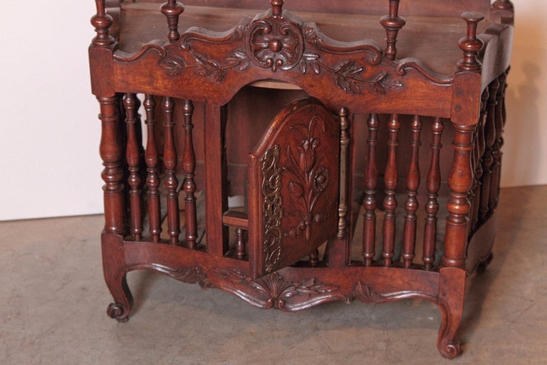 18th Century Walnut Wood Panetiere from France 1