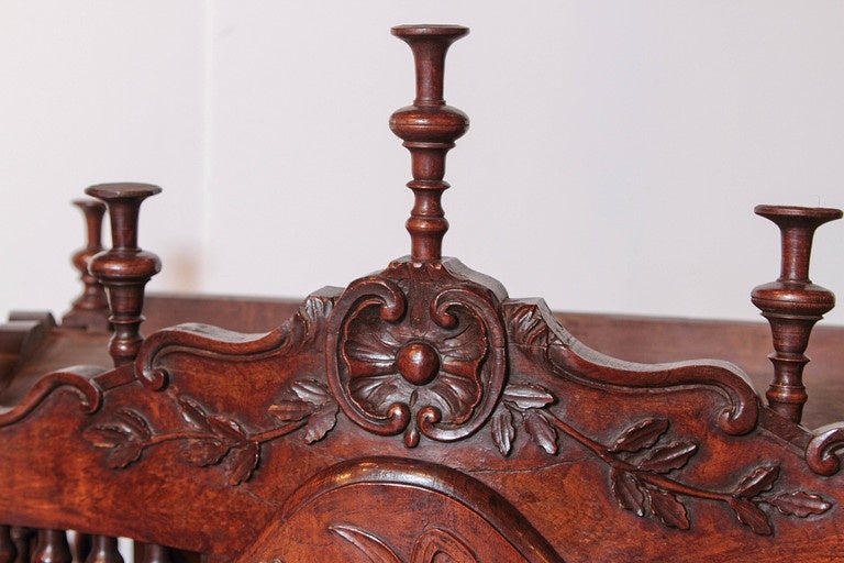 18th Century Walnut Wood Panetiere from France 3