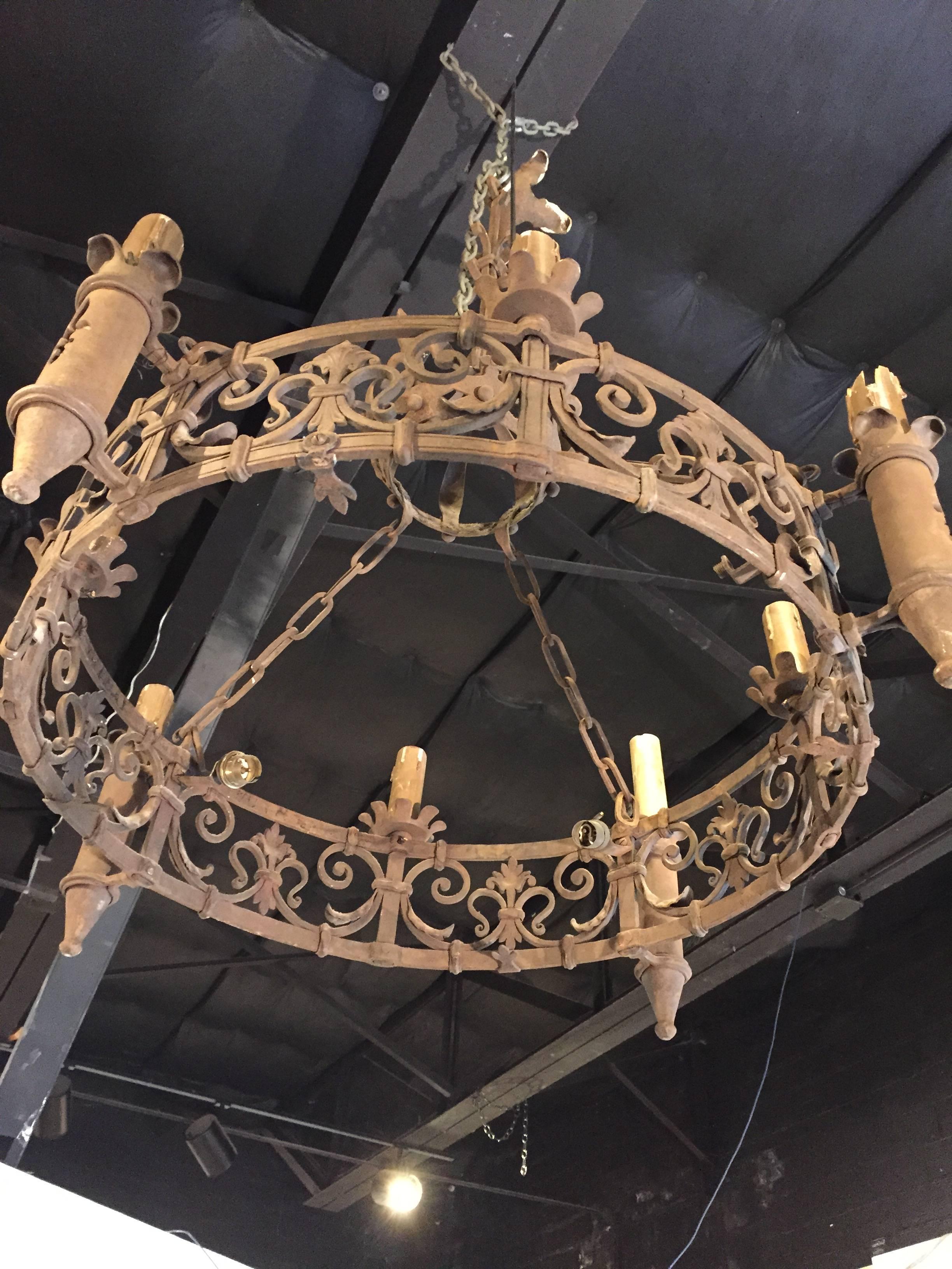 Early 20th Century Antique French Forged Iron Chandelier with Fleur de Lys Motifs 