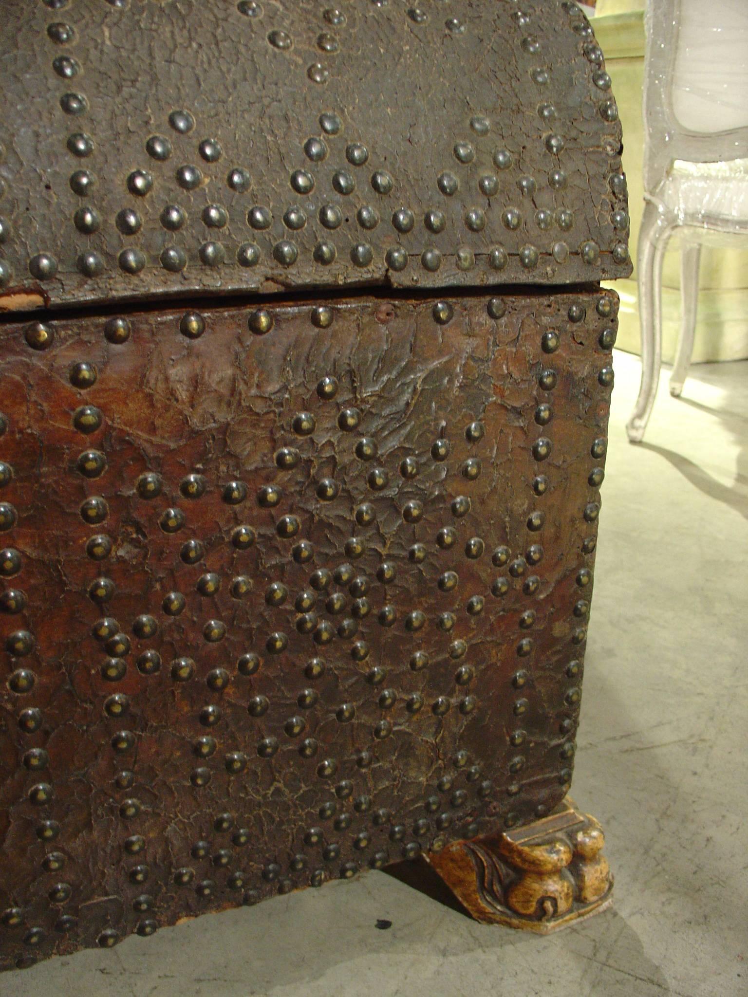 17th Century Rounded Top Leather Trunk from Spain 3