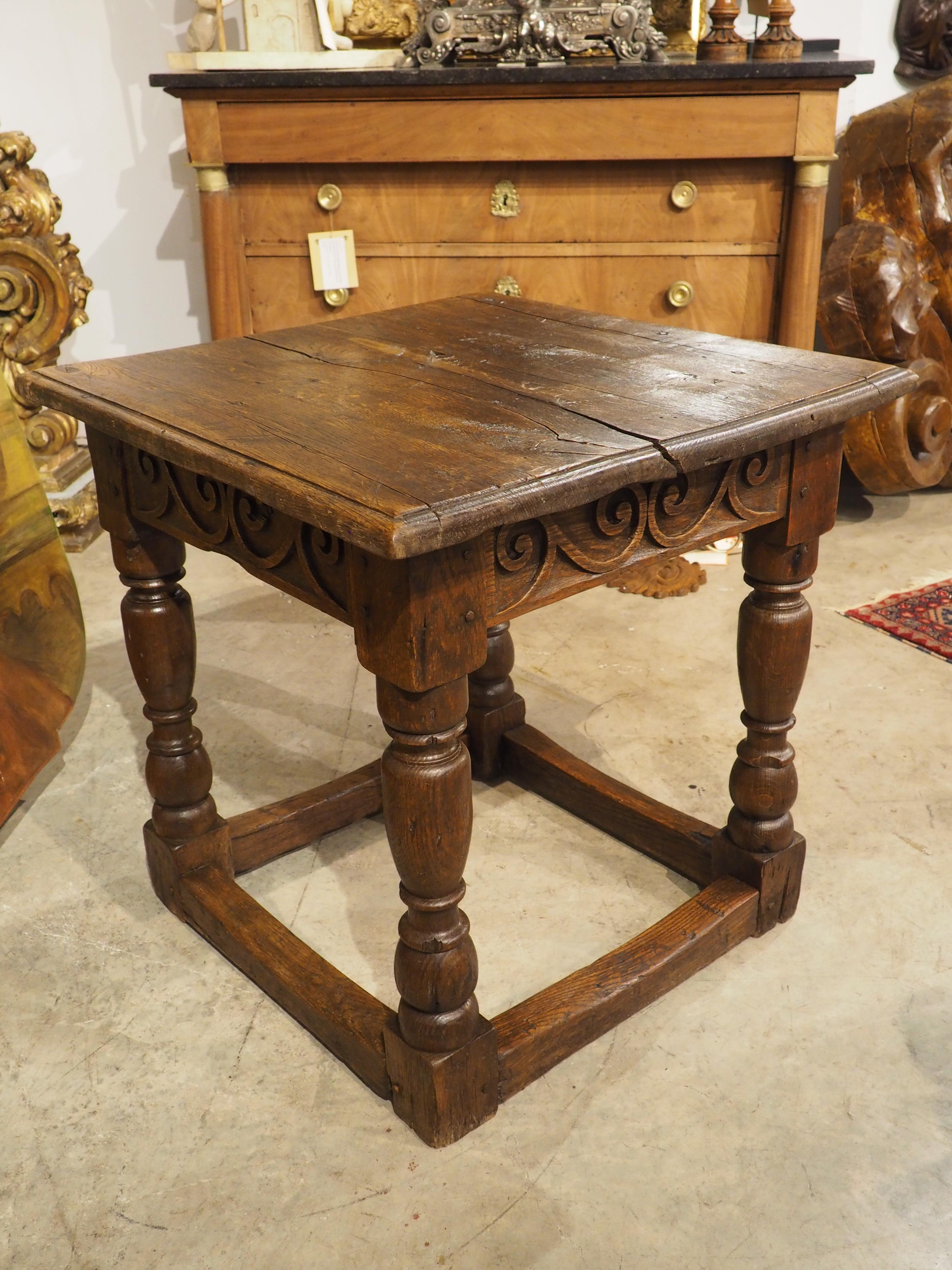 18th Century English Oak Side or Occasional Table For Sale 3