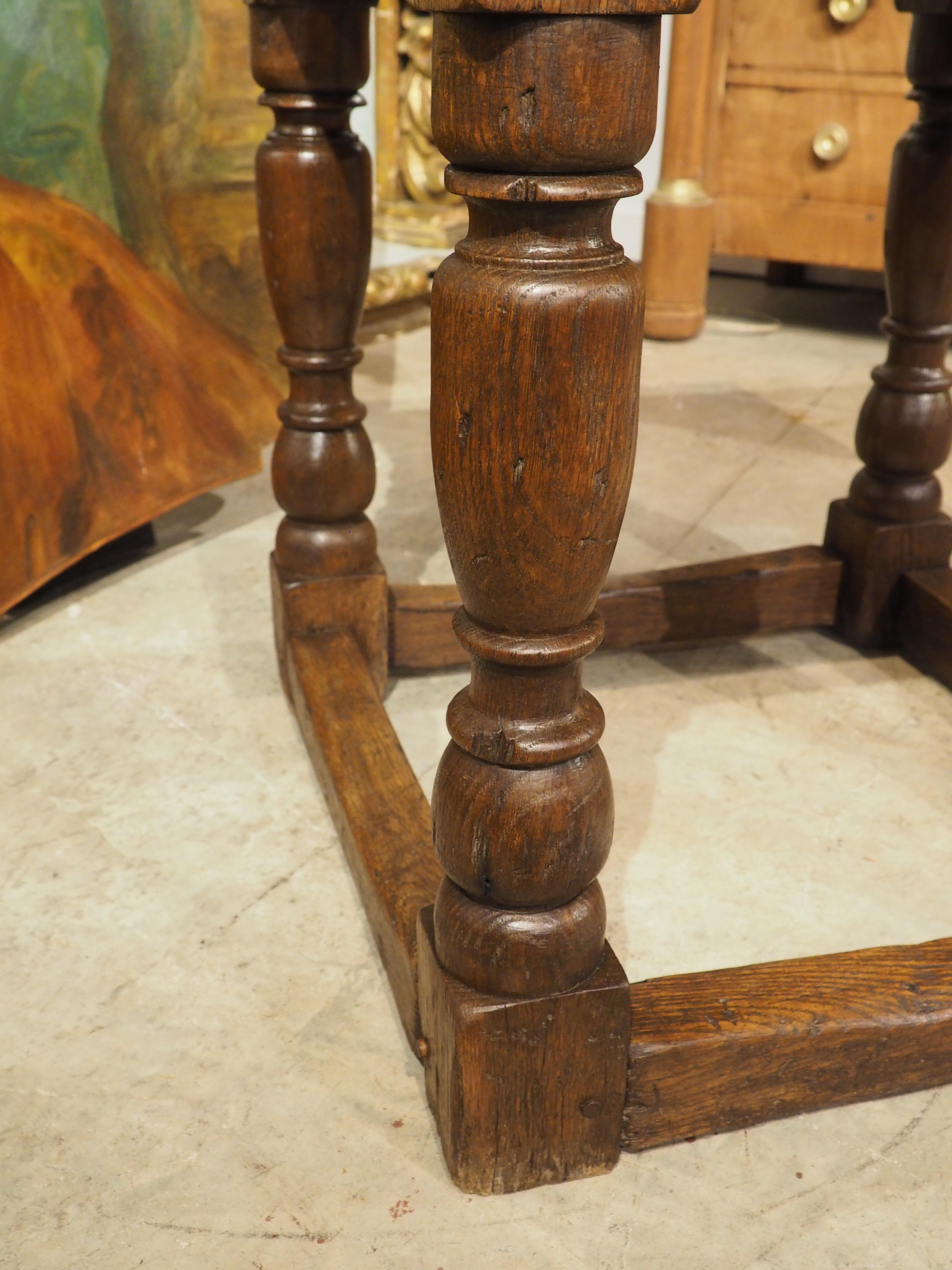 18th Century English Oak Side or Occasional Table For Sale 1