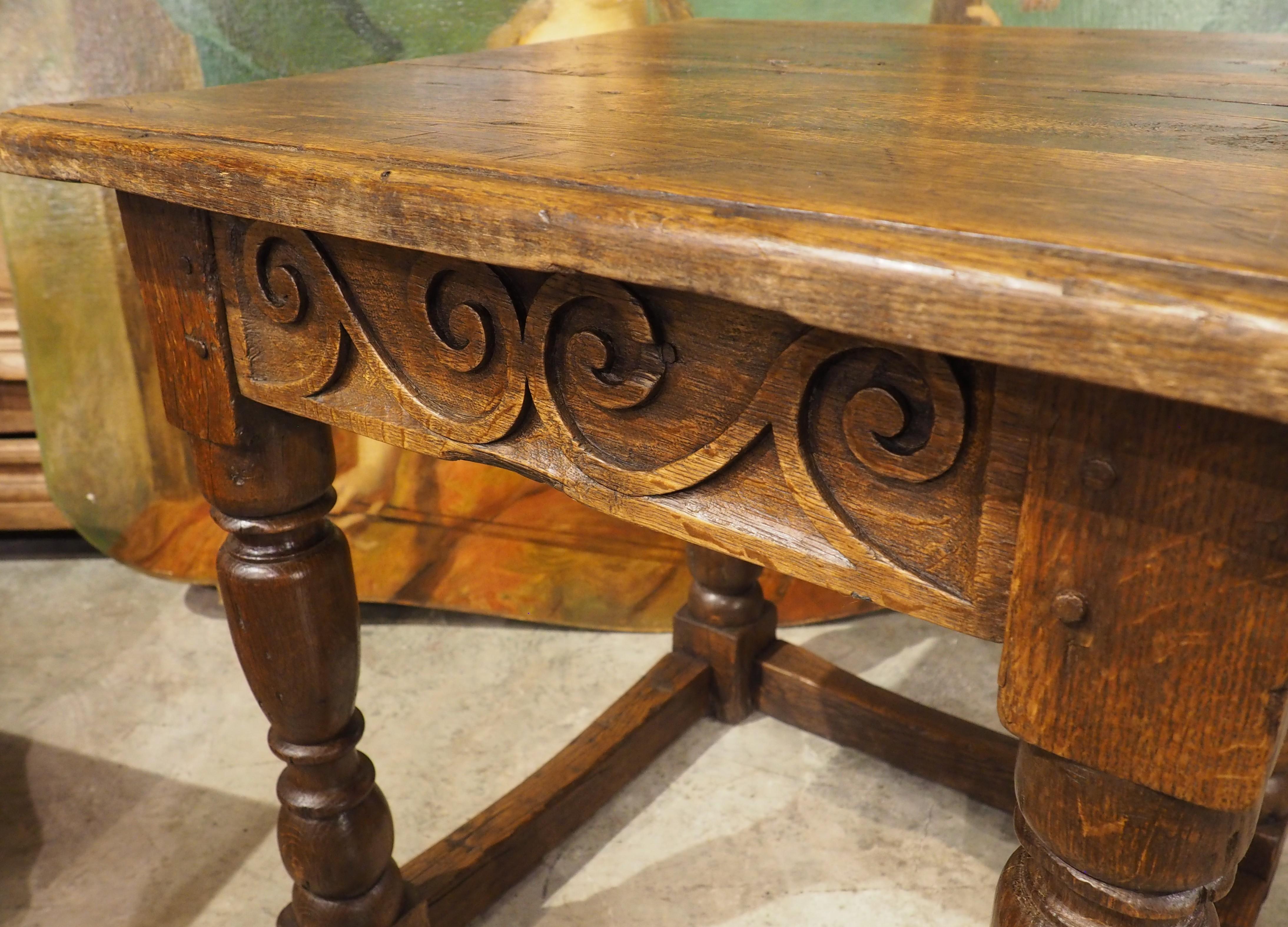 18th Century English Oak Side or Occasional Table For Sale 7