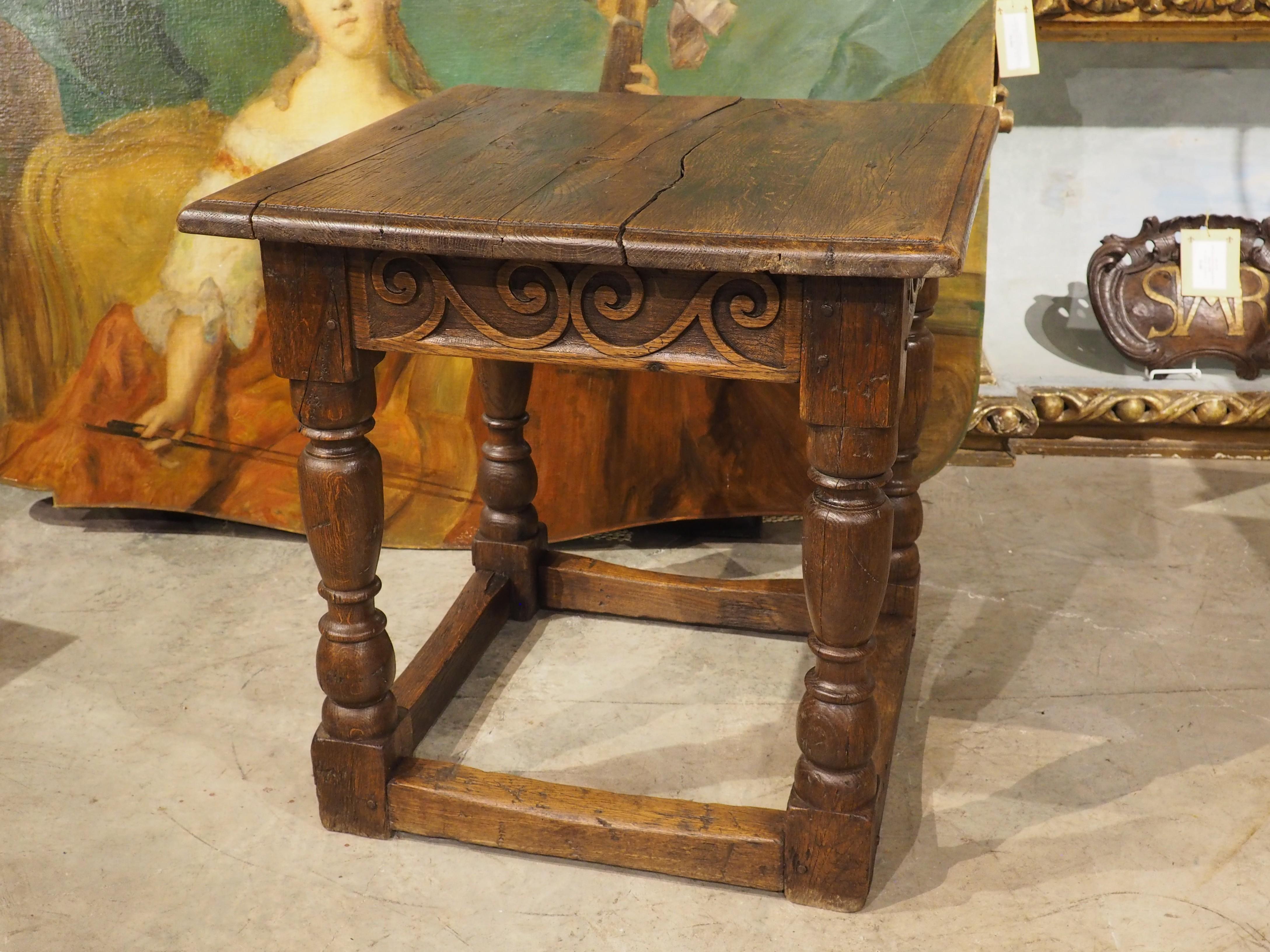 18th Century English Oak Side or Occasional Table For Sale 5