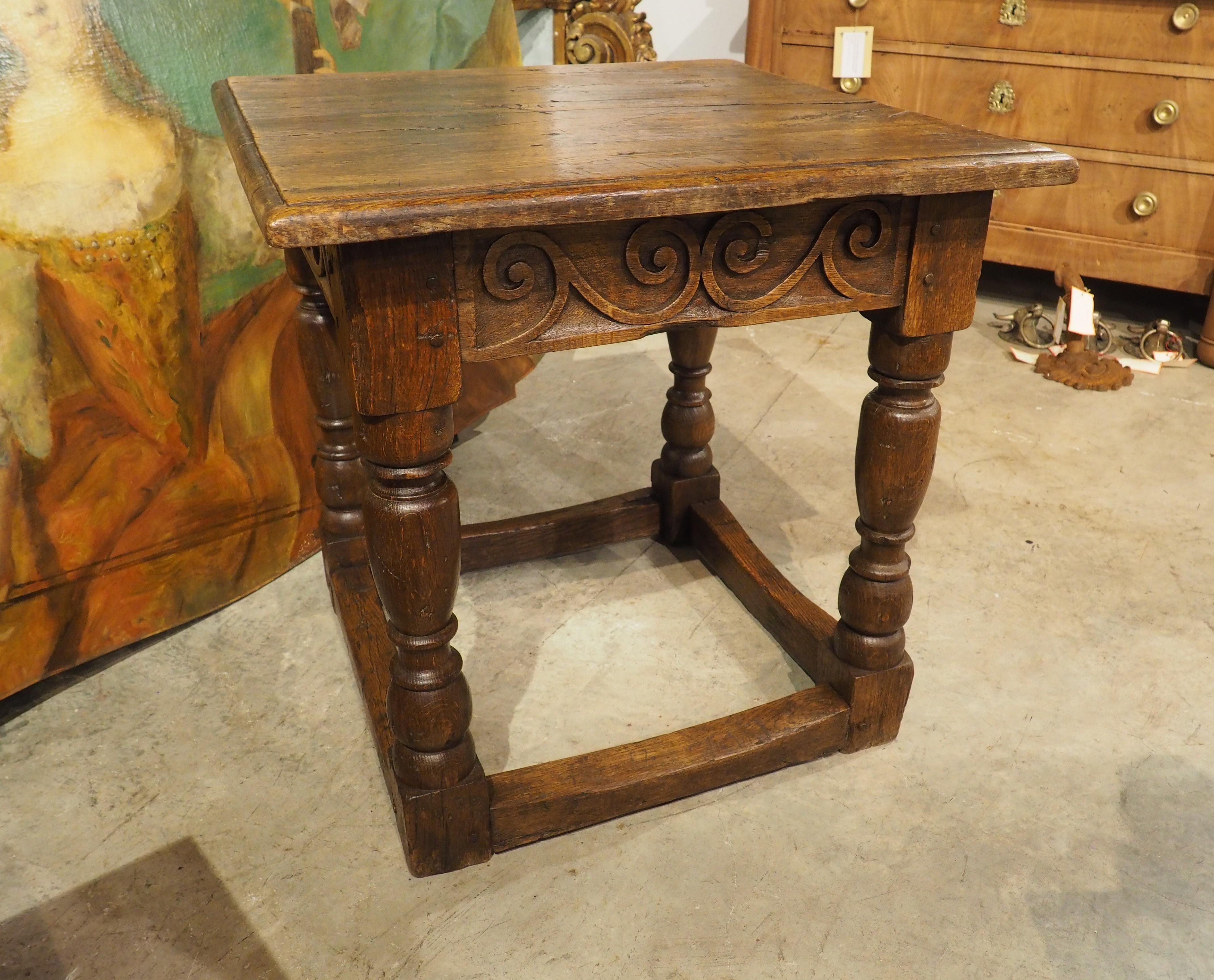 18th Century English Oak Side or Occasional Table For Sale 6