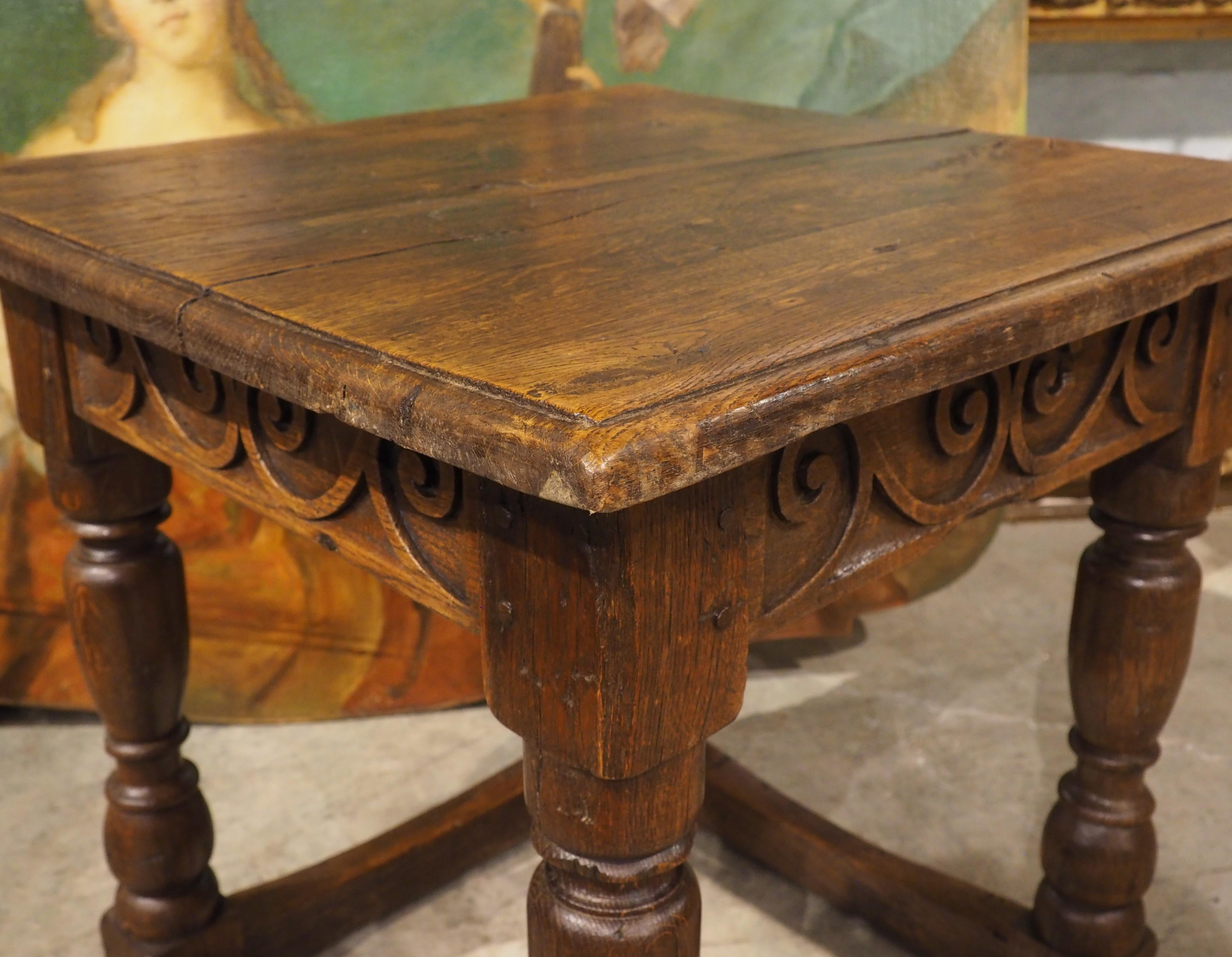 18th Century English Oak Side or Occasional Table For Sale 8