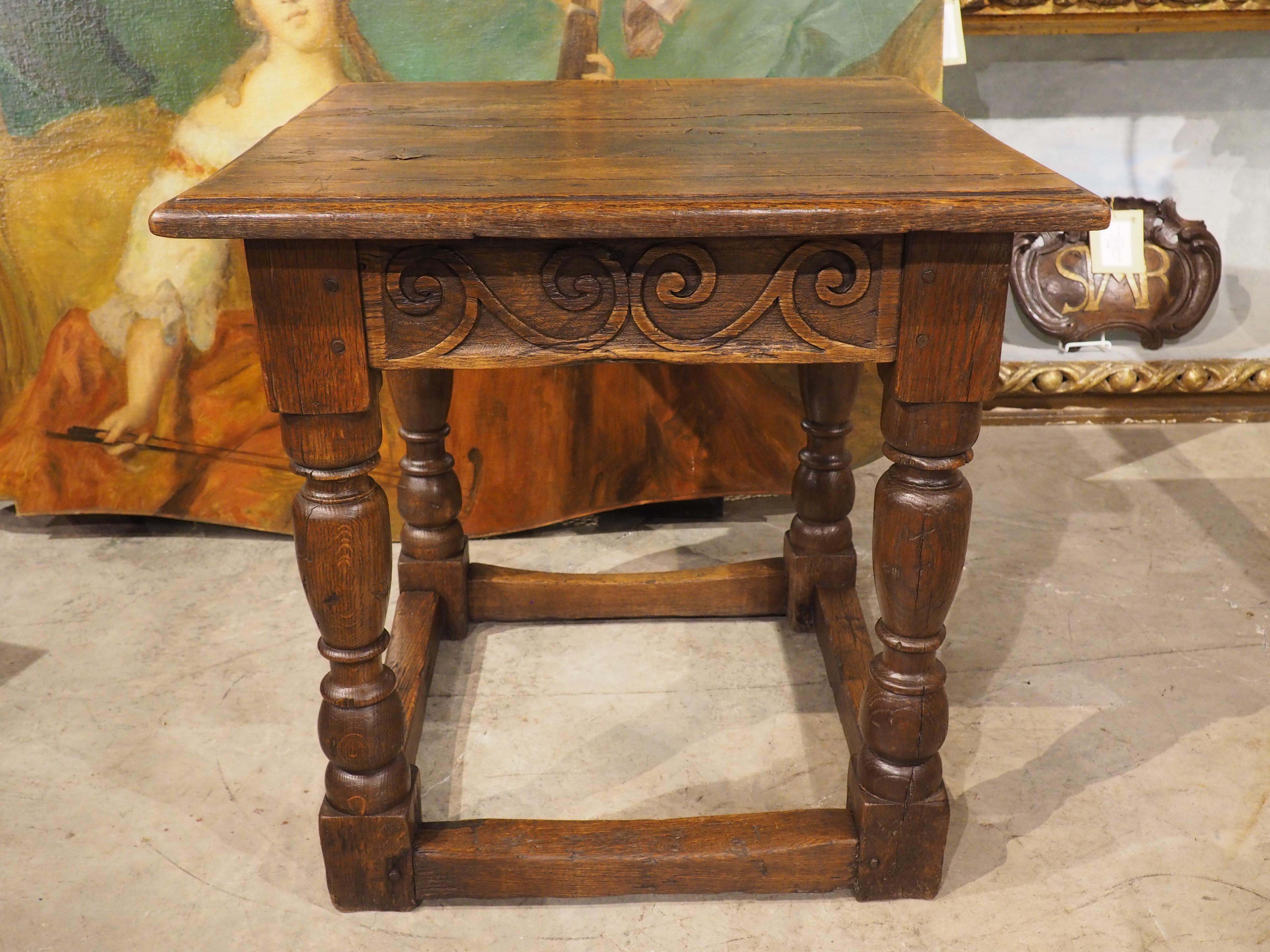 18th Century English Oak Side or Occasional Table For Sale 4
