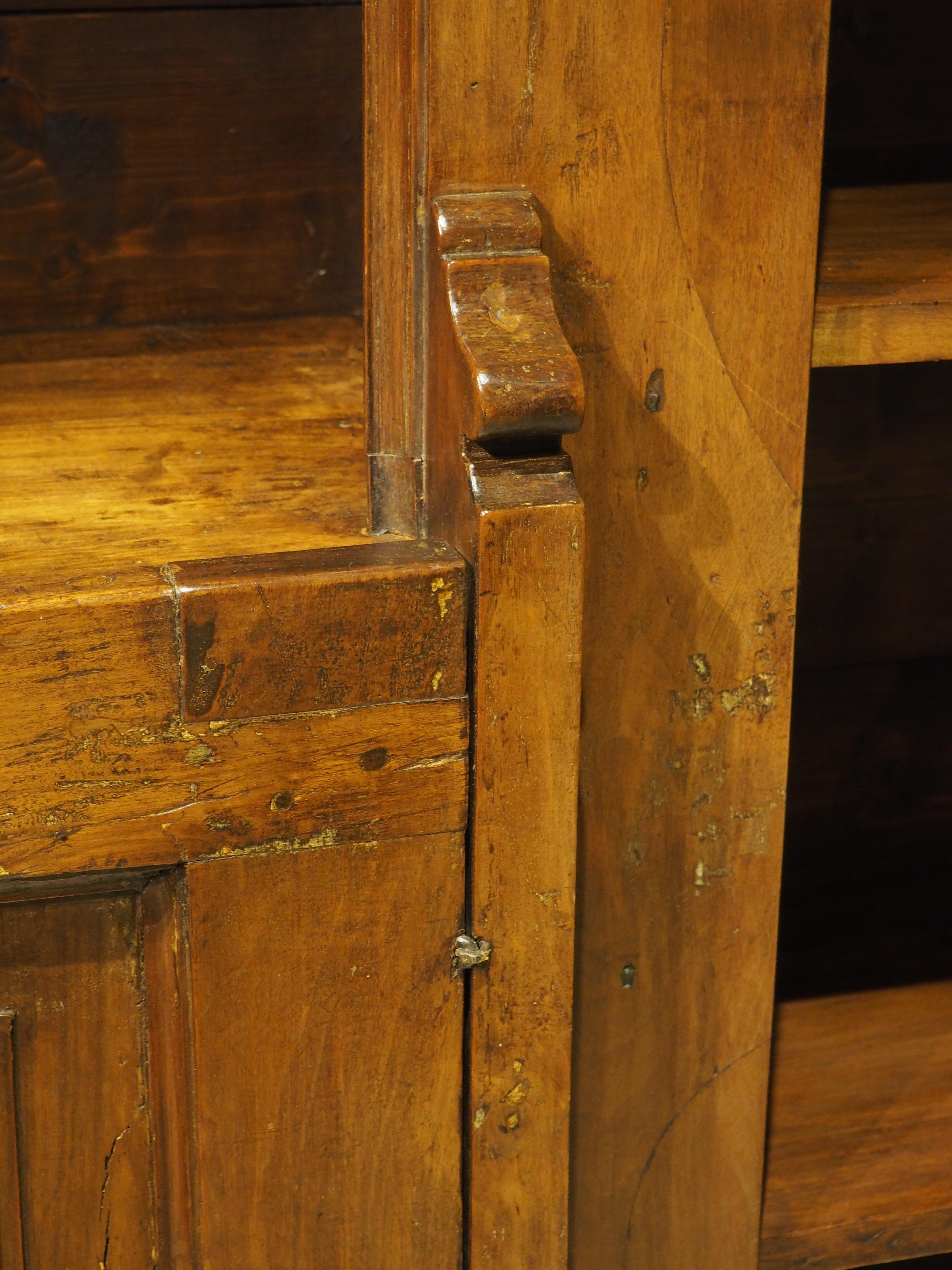 Bibliothèque italienne ancienne à triple niche en Wood Wood Wood ex Confessional, 19ème siècle en vente 3