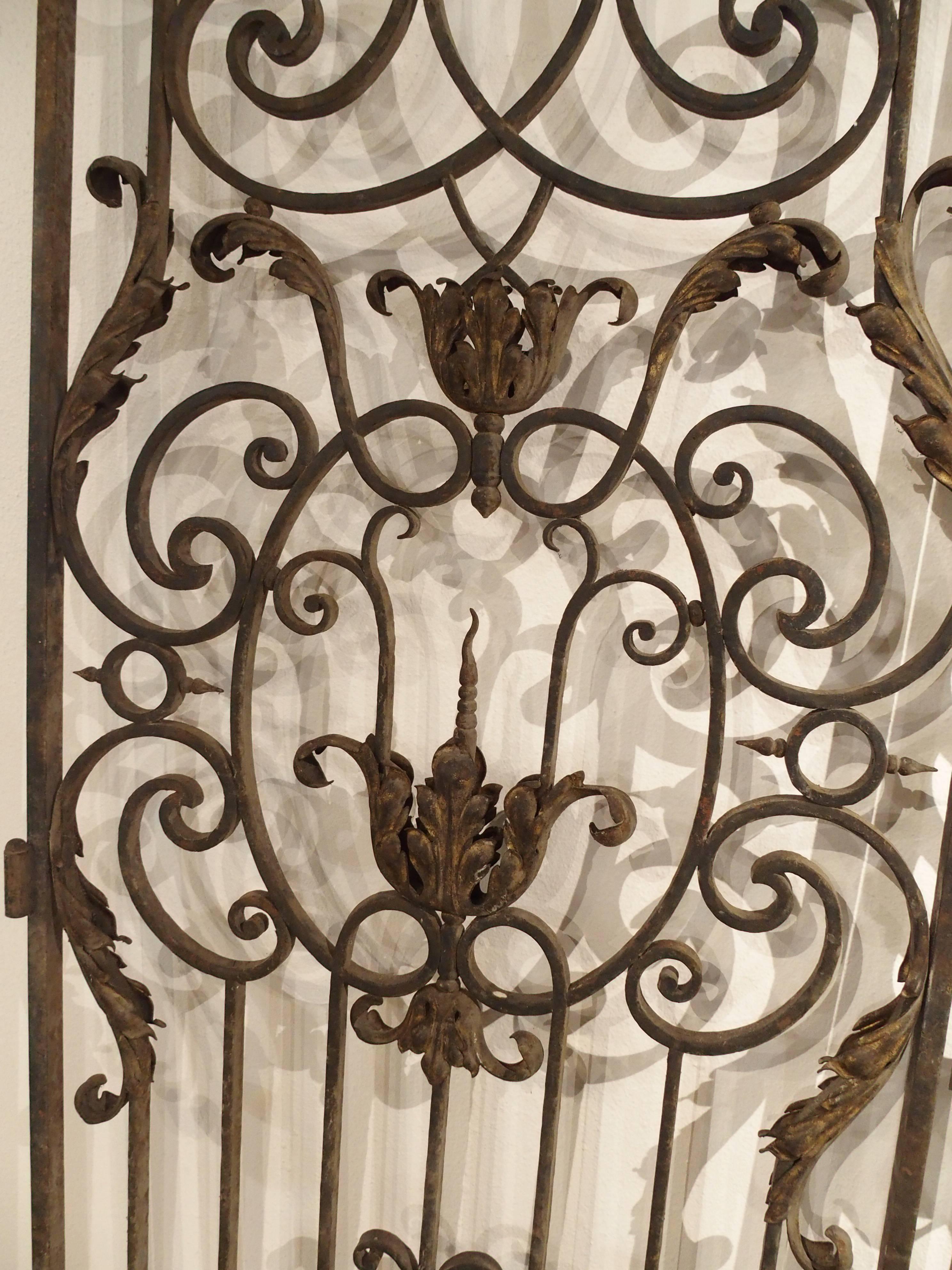 Pair of Magnificent 18th Century French Chateau Gates In Excellent Condition In Dallas, TX