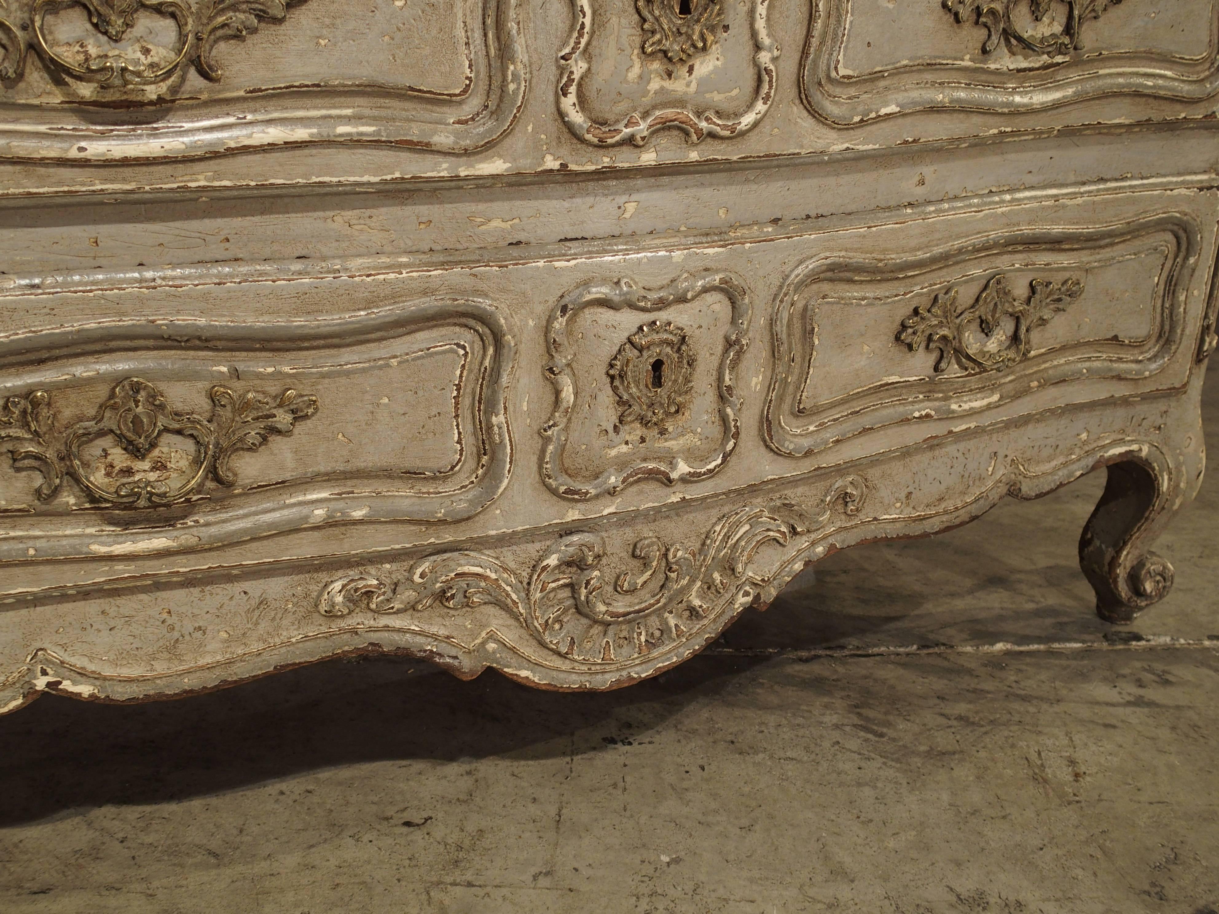 Antique Louis XV Style Painted French Chest of Drawers with Marble Top In Good Condition For Sale In Dallas, TX