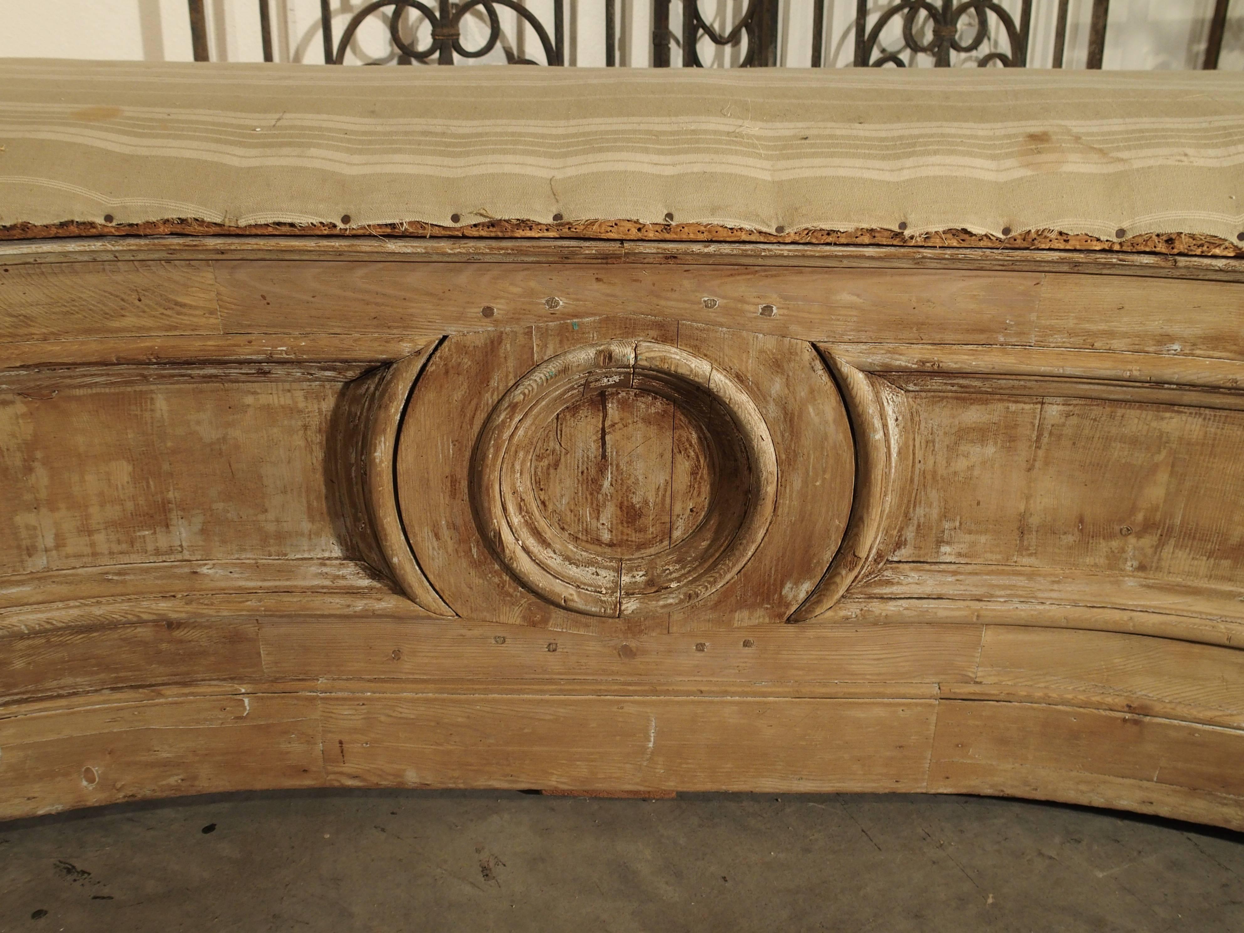 Unusual Stripped Antique Curved Bench or Trunk from Italy In Good Condition In Dallas, TX
