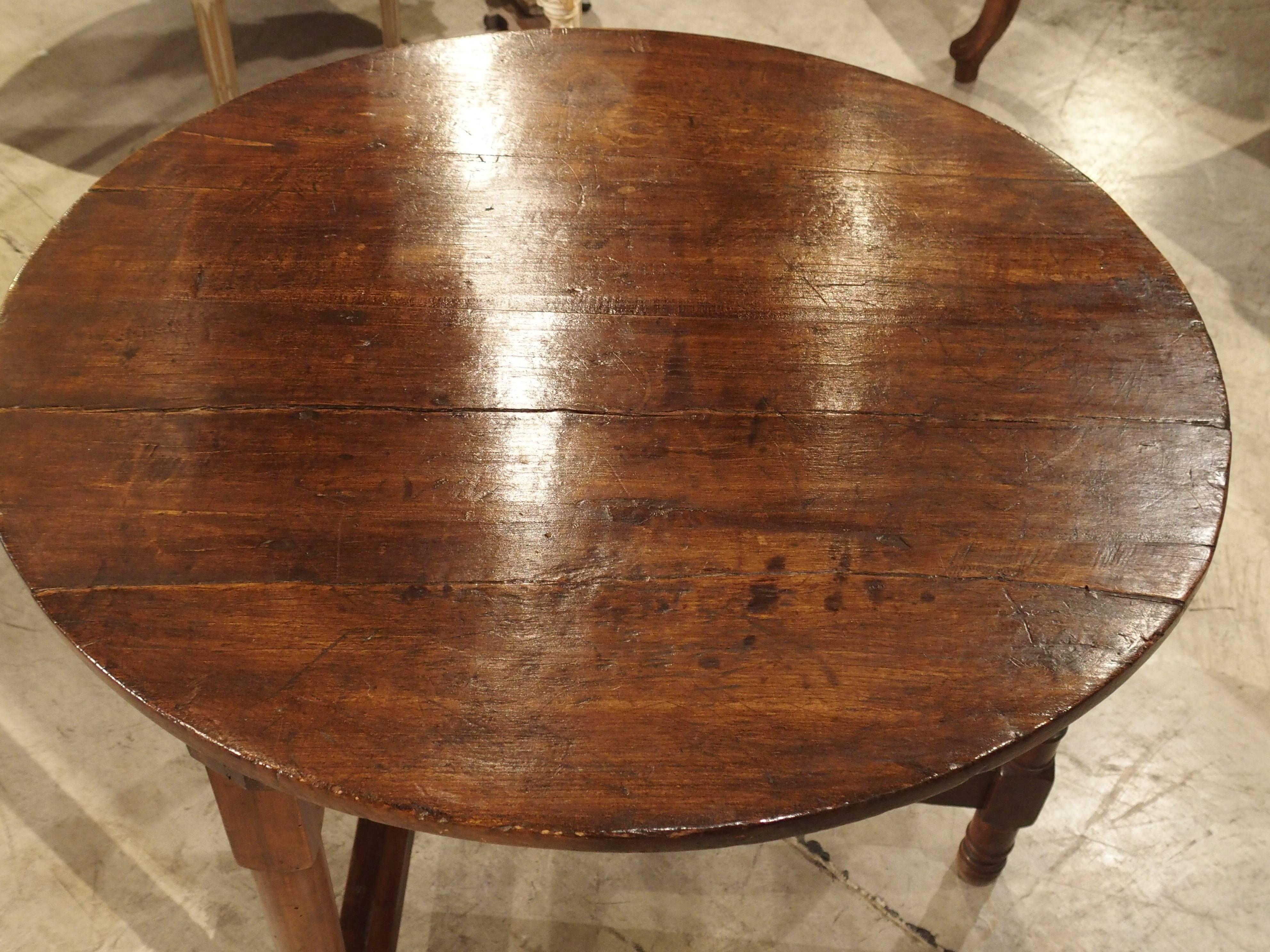 Small 18th Century Walnut Side Table from France In Good Condition In Dallas, TX