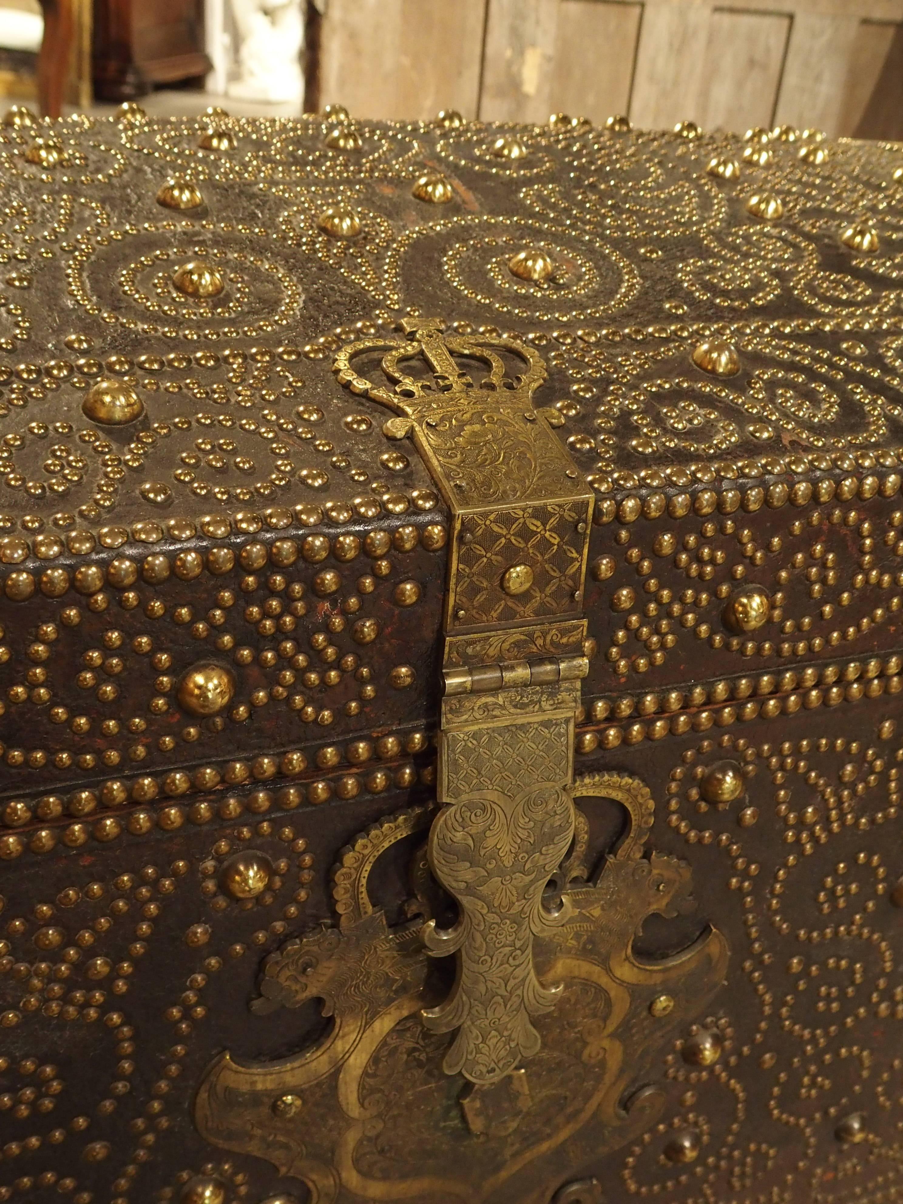 Magnificent Antique Leather Chest from England, Late 1700s In Good Condition In Dallas, TX