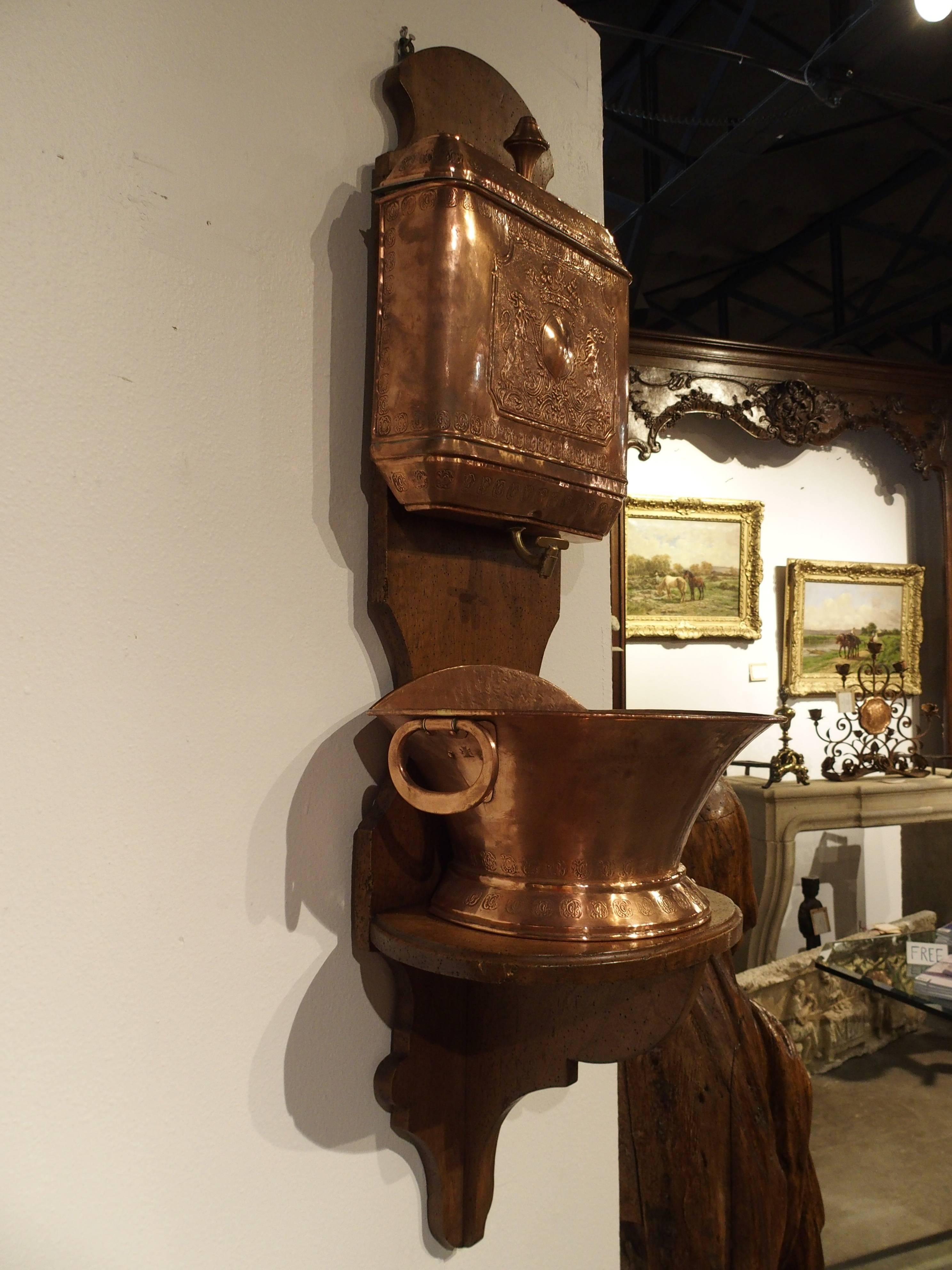 Antique French Copper Lavabo with Original Wood Mount, circa 1850 In Good Condition In Dallas, TX