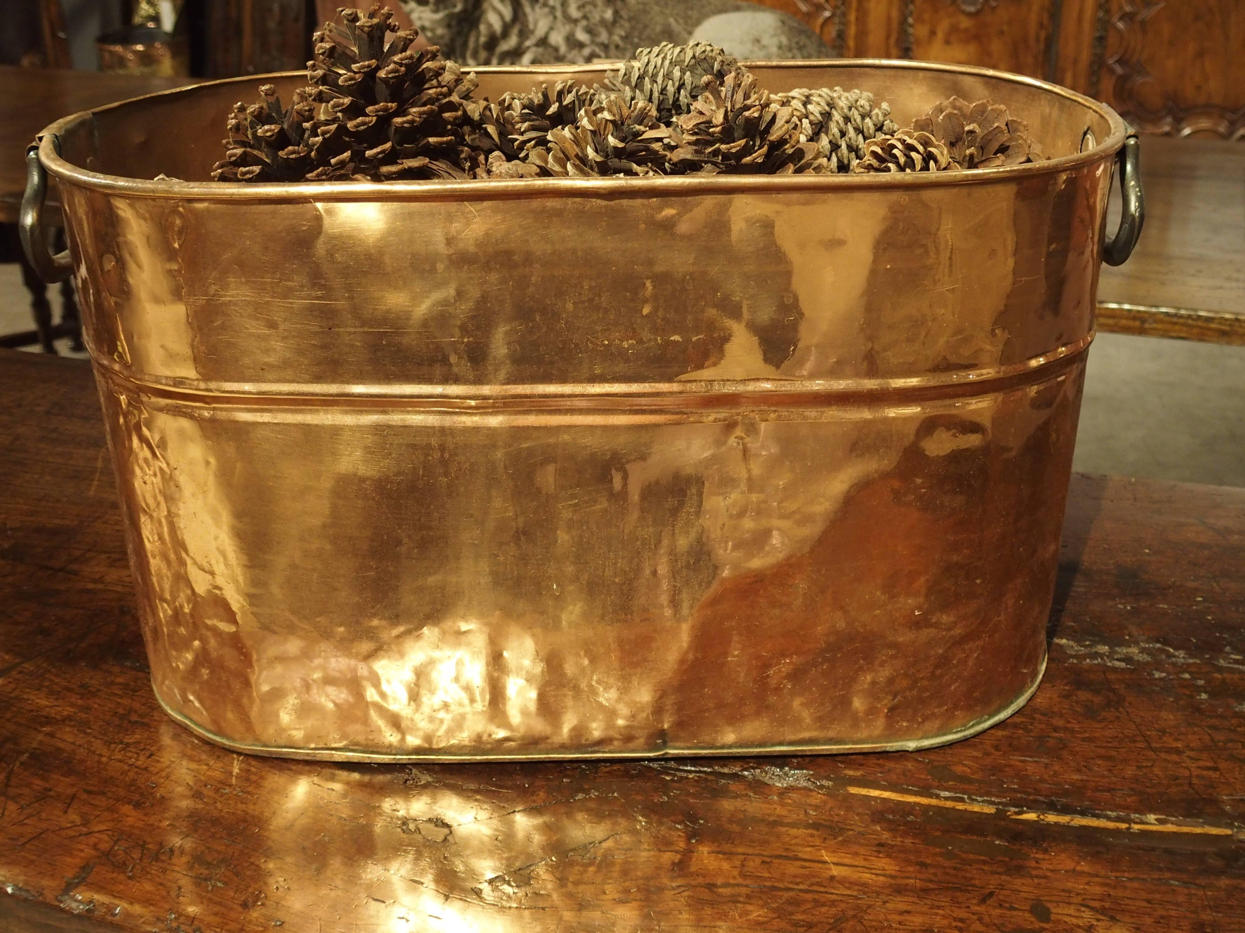 Antique Copper Planter or Storage Container, Early 1900s In Good Condition In Dallas, TX