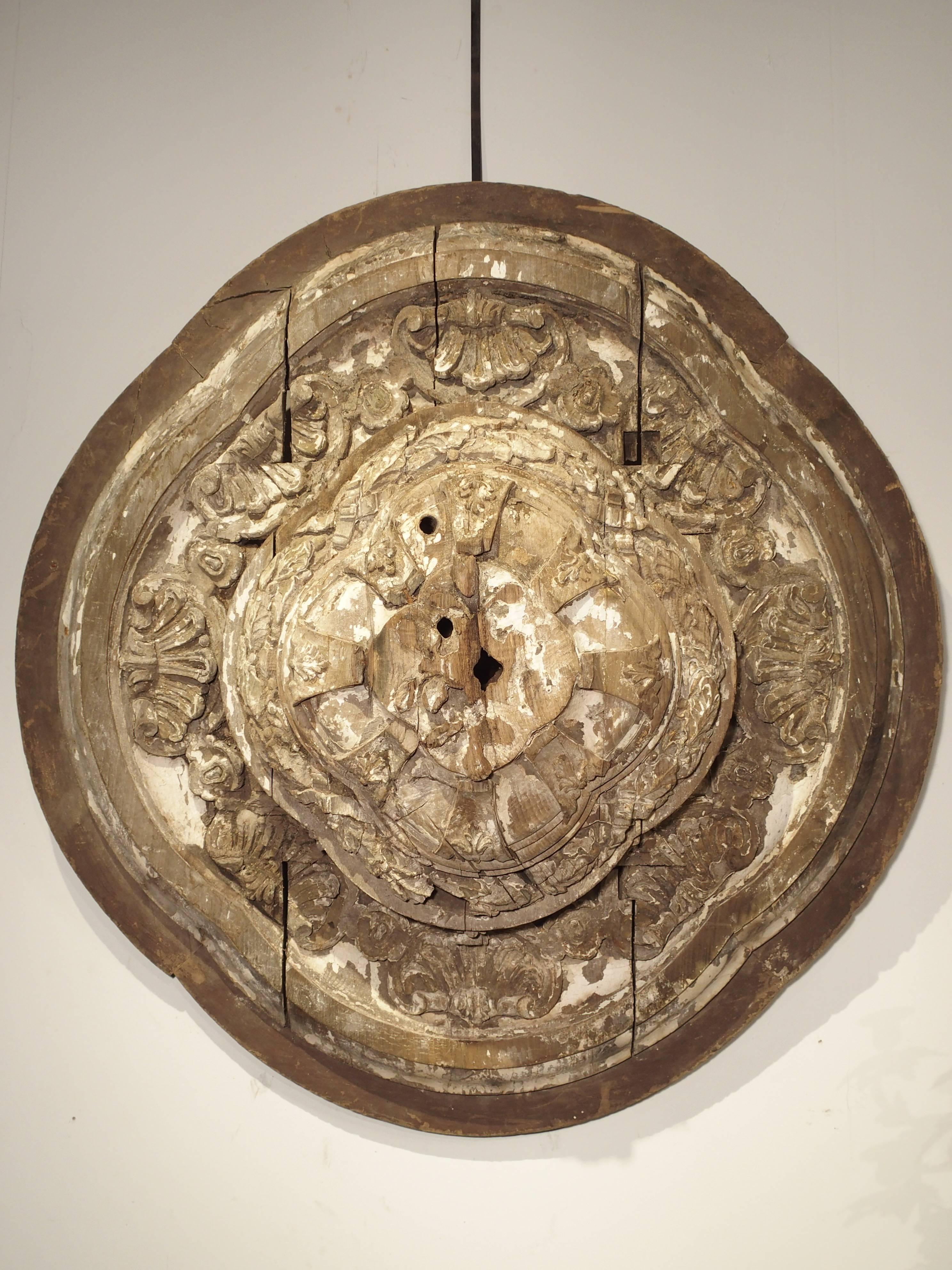 Large 18th Century Parcel Paint Wooden Ceiling Medallion from Spain In Distressed Condition In Dallas, TX