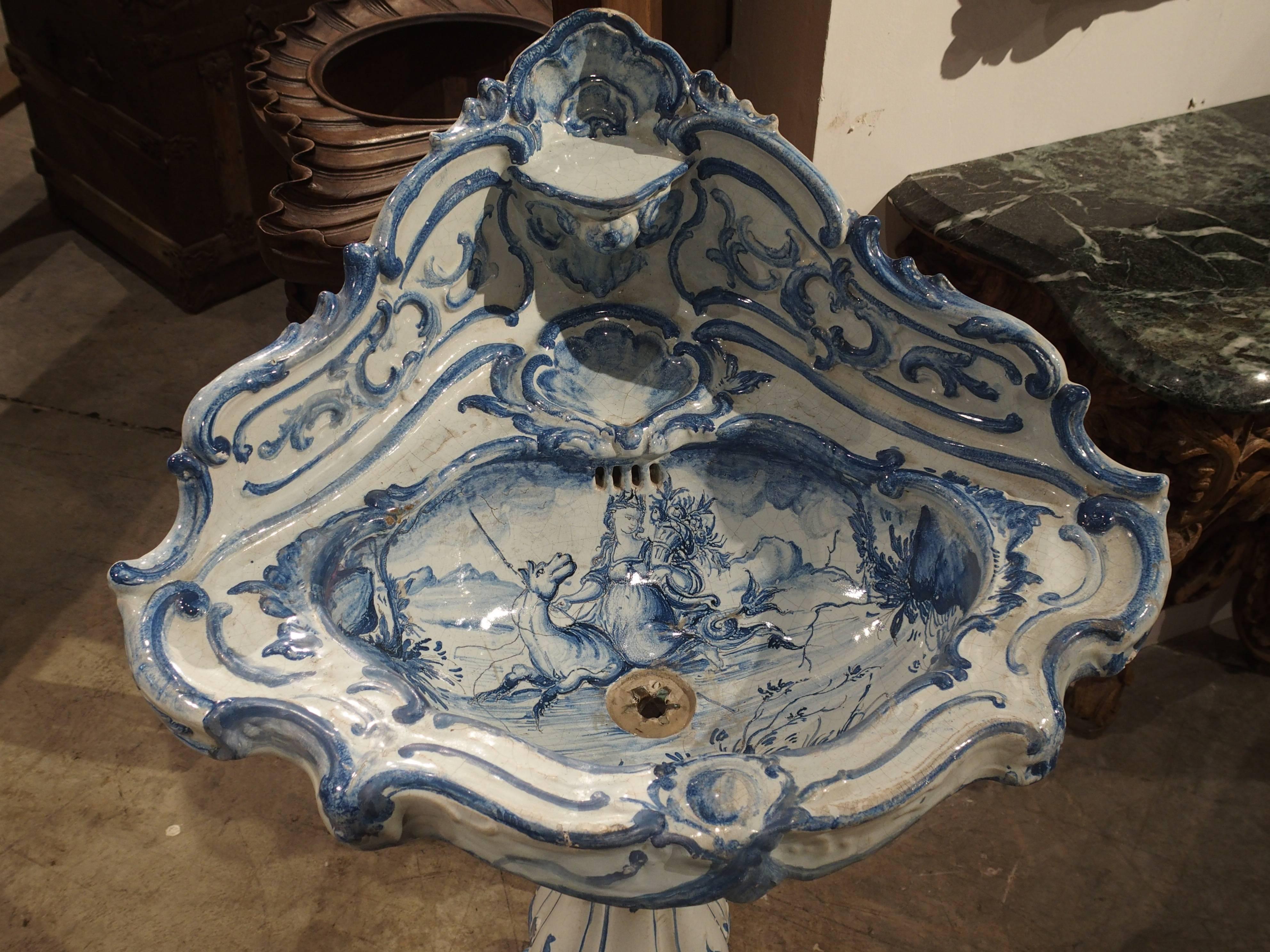 Rare 19th Century Pedestal Sink, Italy, circa 1870 In Good Condition In Dallas, TX