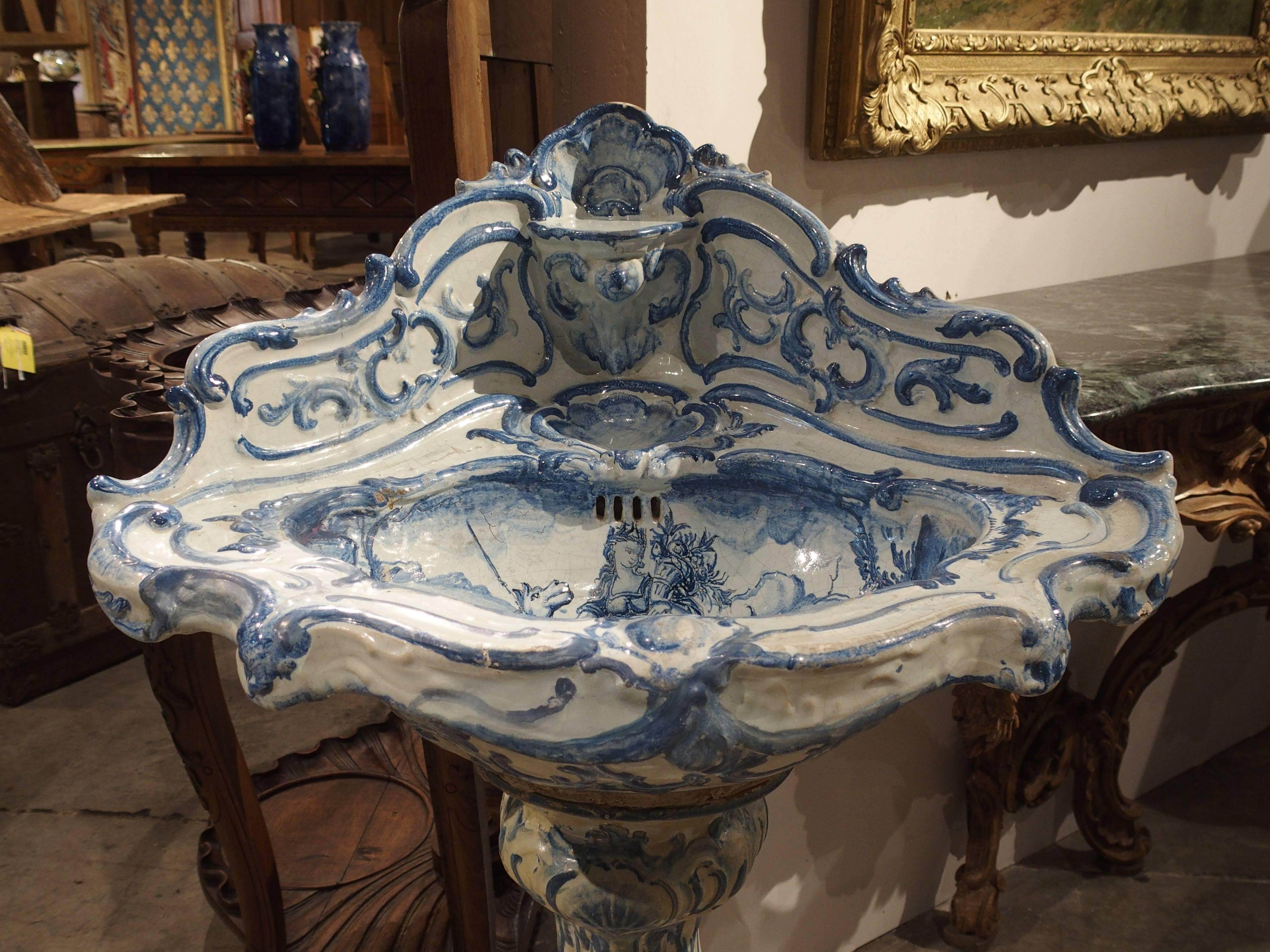 Rare 19th Century Pedestal Sink, Italy, circa 1870 2