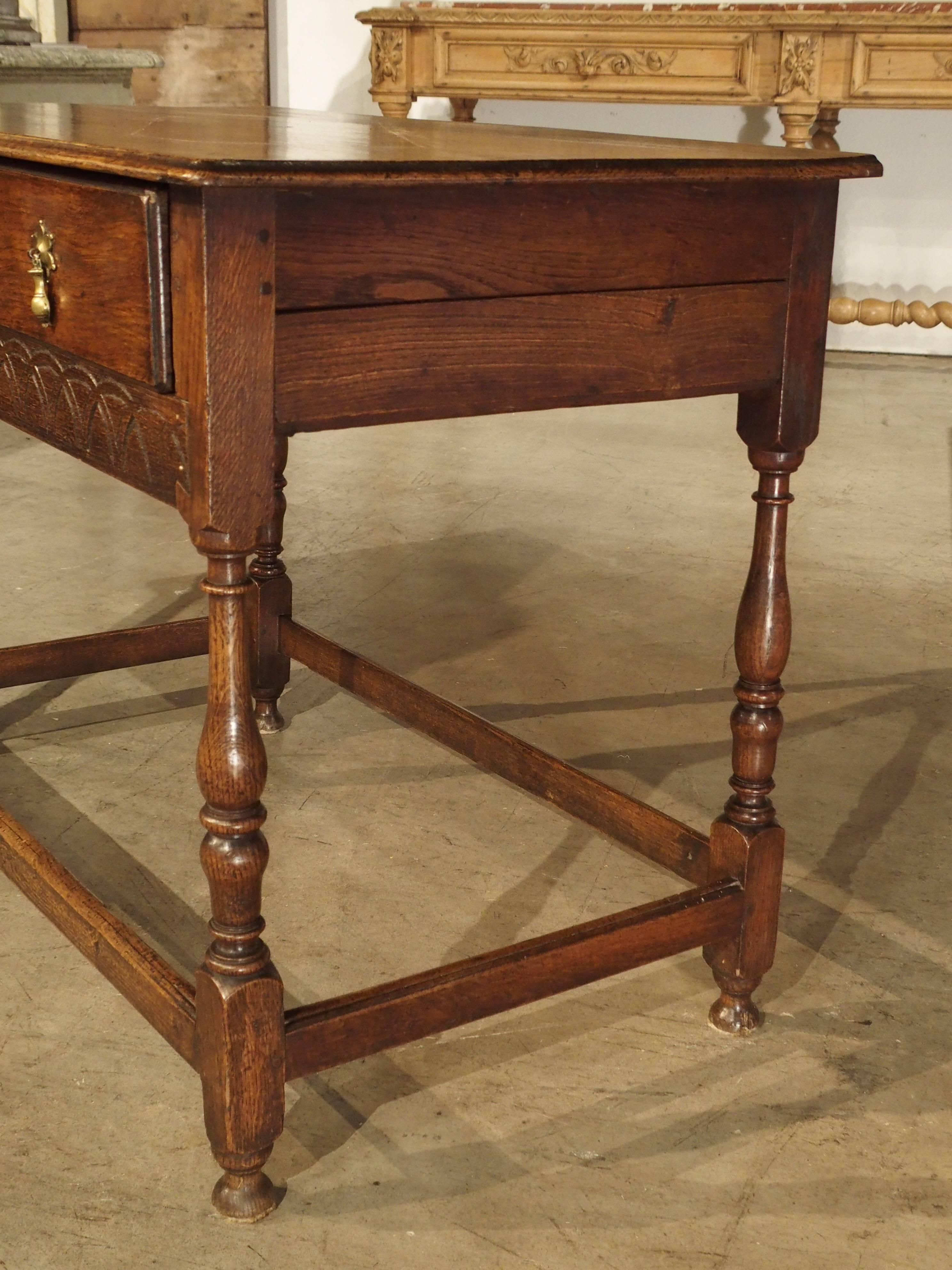 Antique Oak English Console Table, Late 17th Century In Good Condition In Dallas, TX