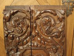 Ein Paar geschnitzte Tafeln im Renaissance-Stil des 17. Jahrhunderts aus Frankreich