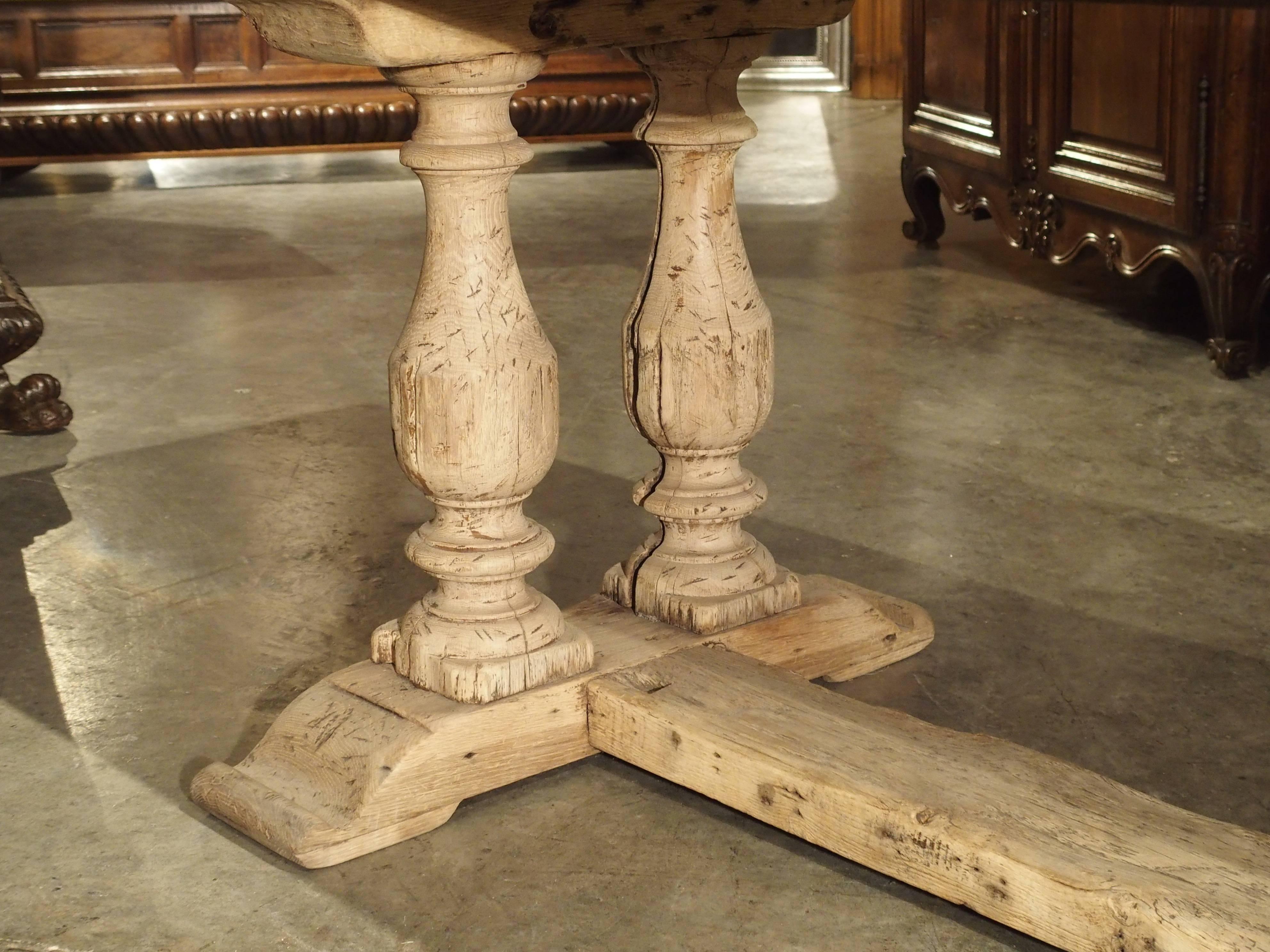 Antique French Farm Table with Baluster Legs, Bleached Oak, circa 1880 4
