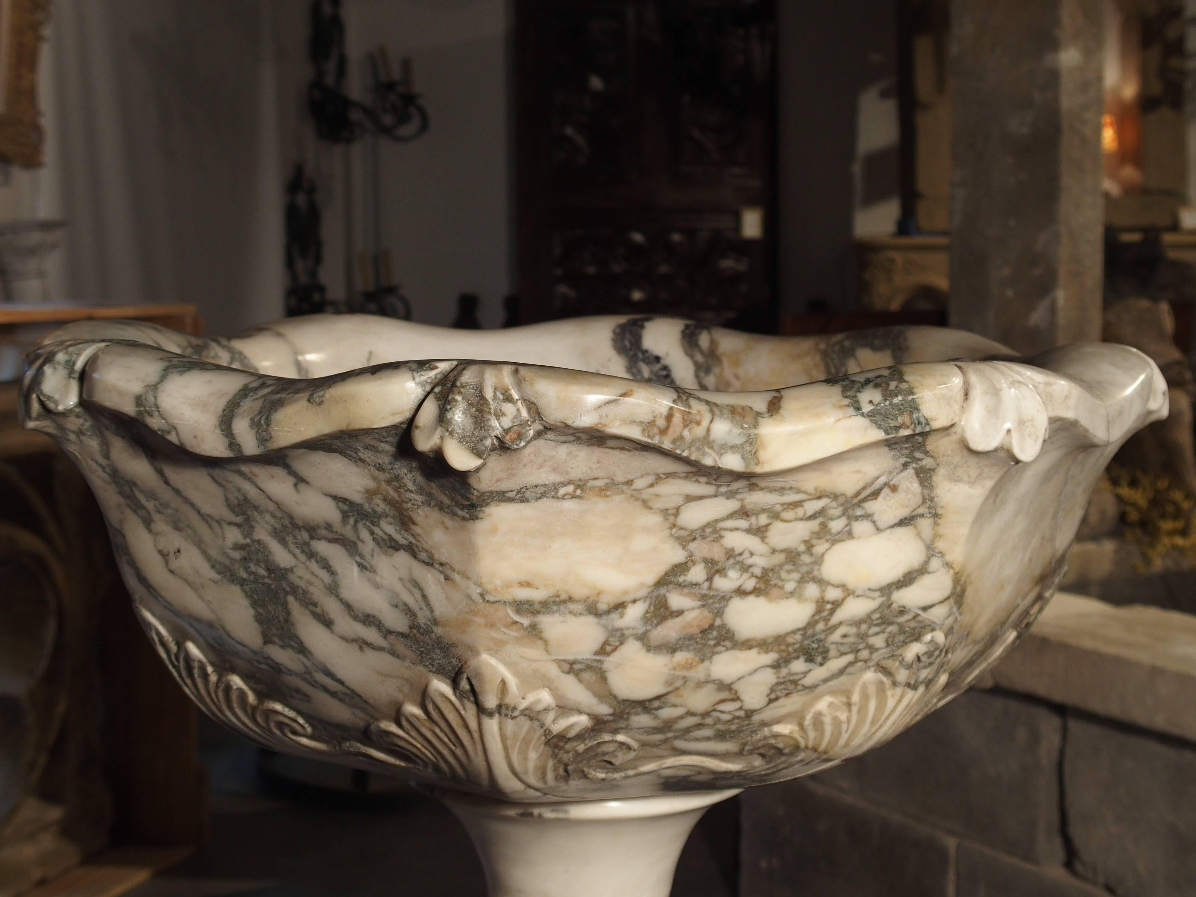 Italian Elegant Calacatta Venato Marble Font from Italy