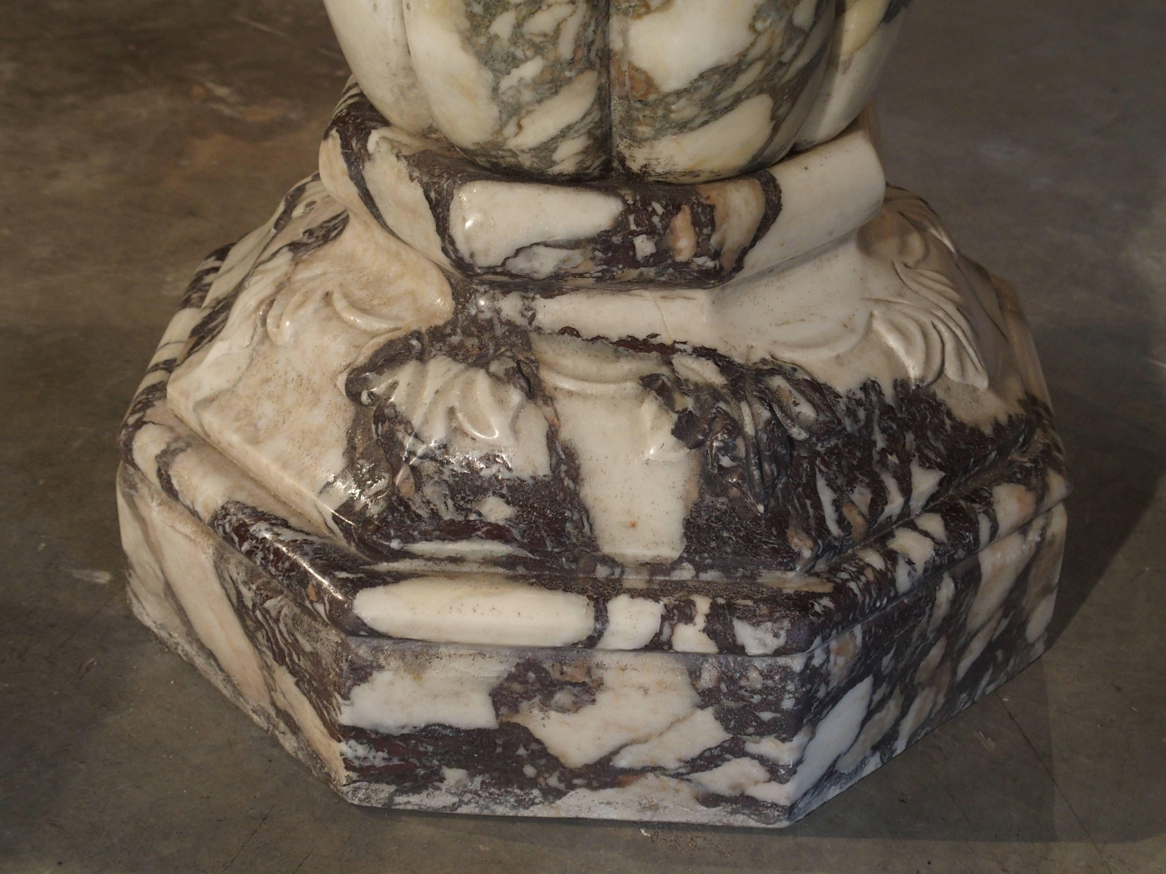 Elegant Calacatta Venato Marble Font from Italy In Good Condition In Dallas, TX